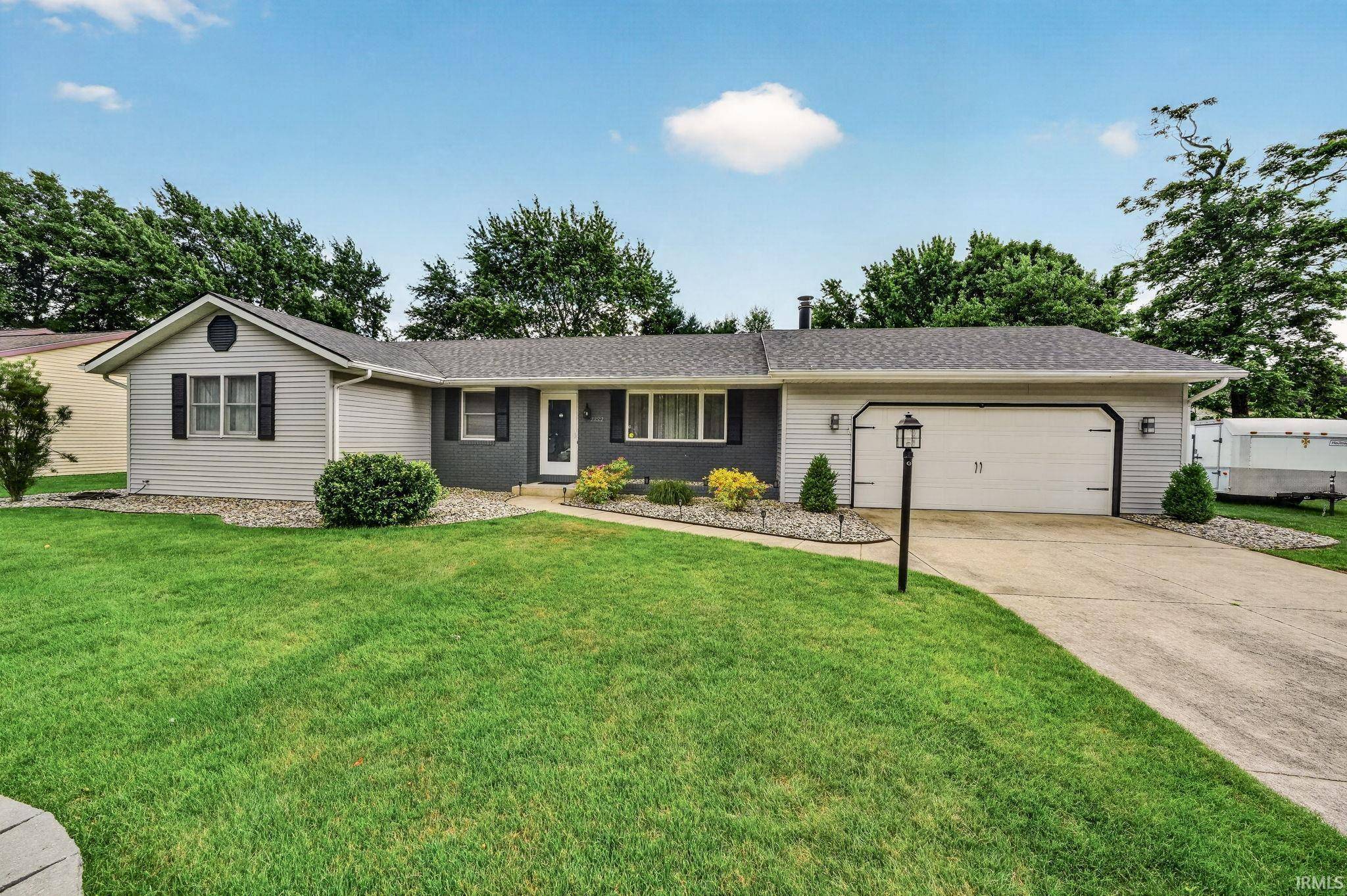 12222 N Timberline TRCE, Granger, IN 46530-9008