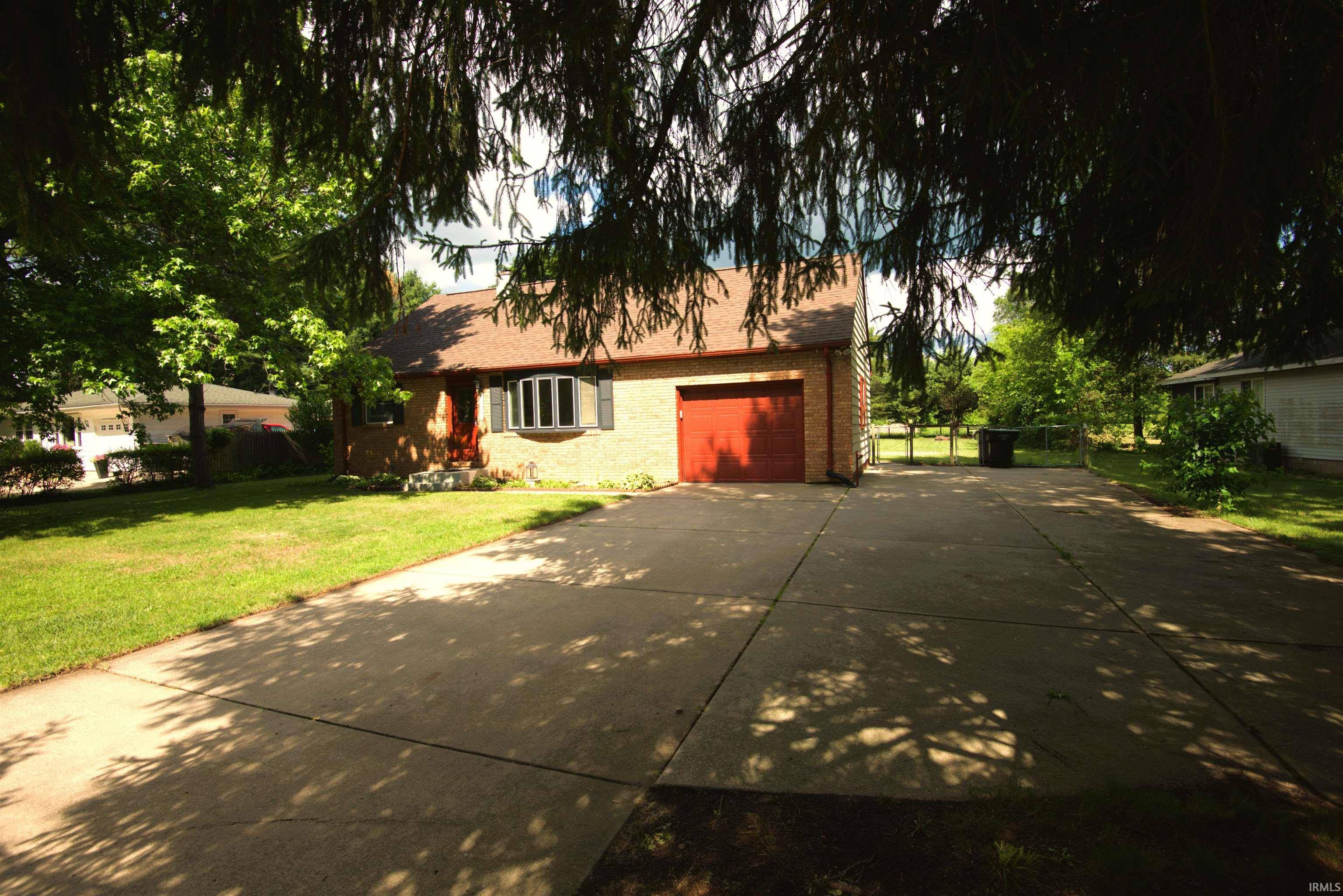 54872 Bittersweet RD, Mishawaka, IN 46545-5220