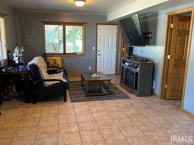 8514 Tippecanoe DR, Walkerton, IN 46574