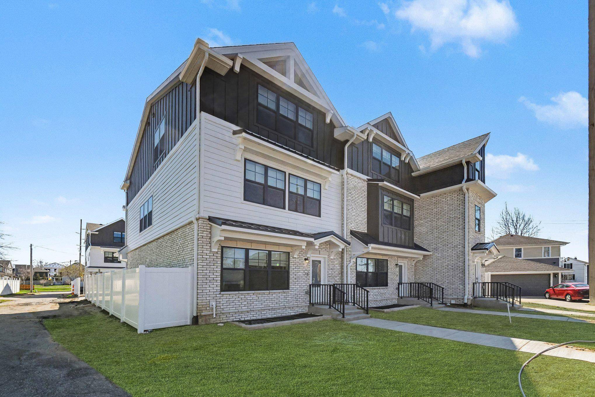 749 South Bend AVE, South Bend, IN 46617-1949