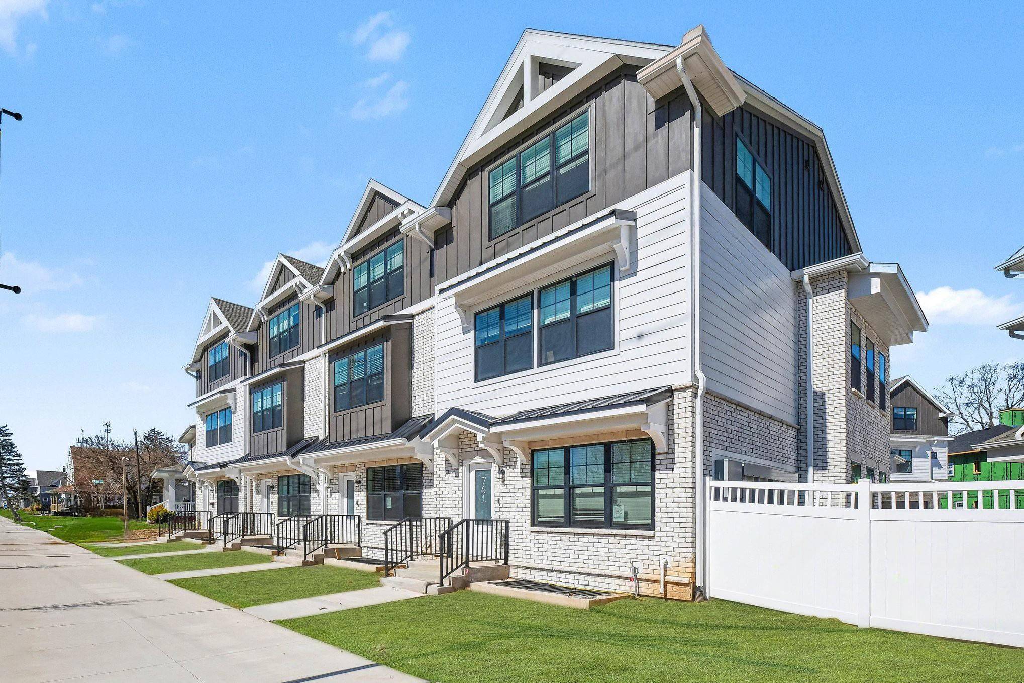 755 South Bend AVE, South Bend, IN 46617