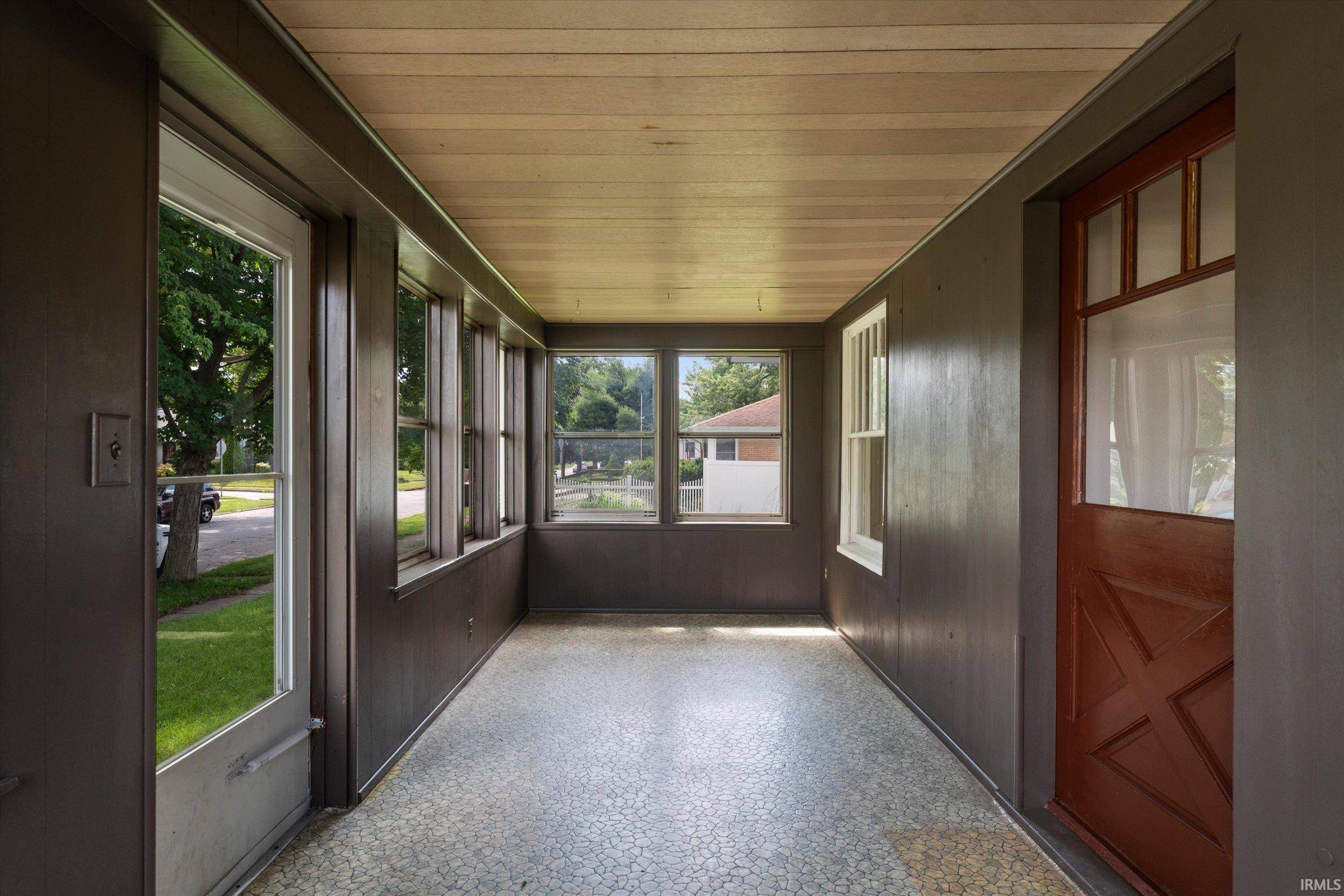 809 E Victoria ST, South Bend, IN 46614
