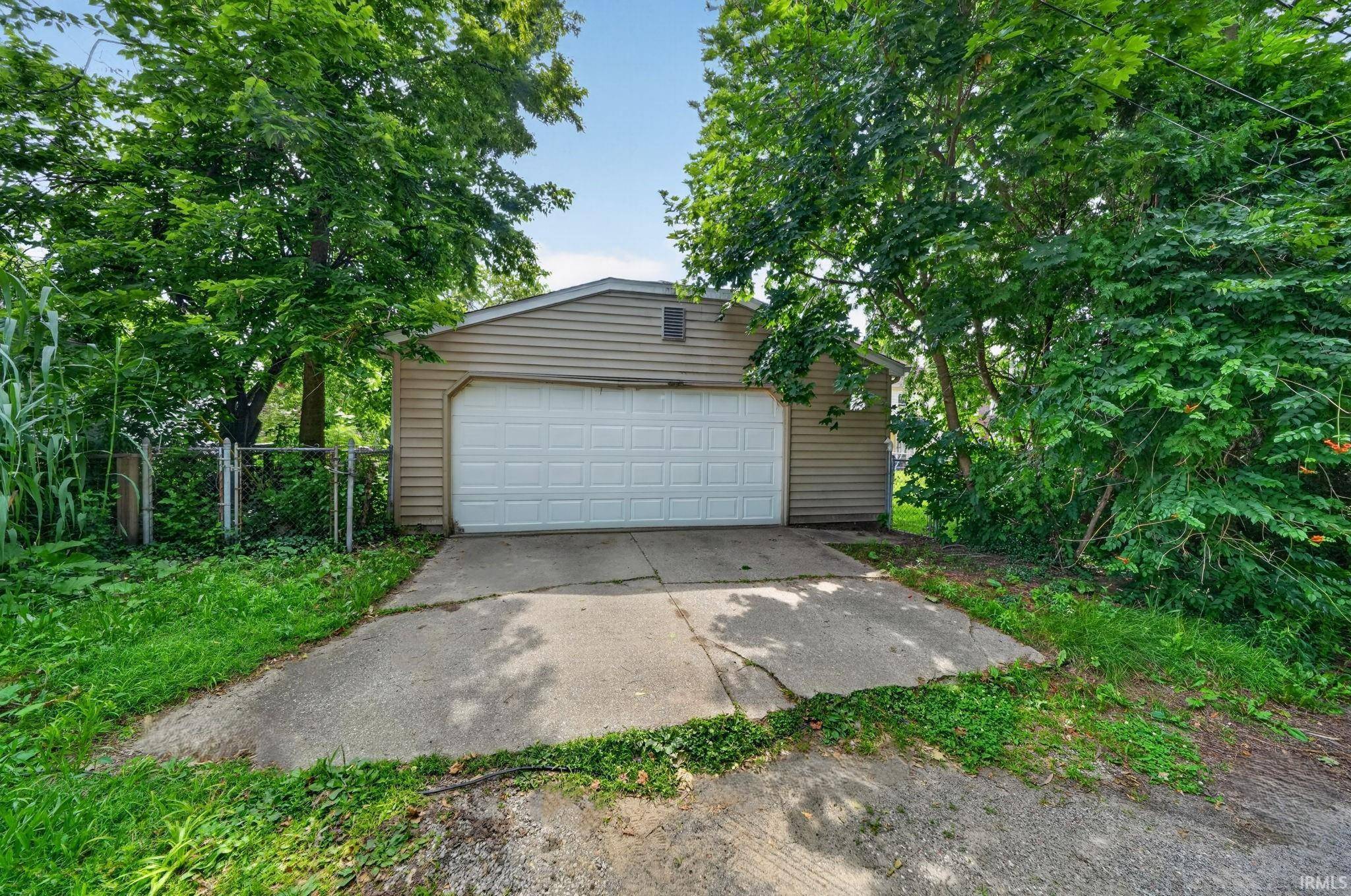 2518 Erskine BLVD, South Bend, IN 46614