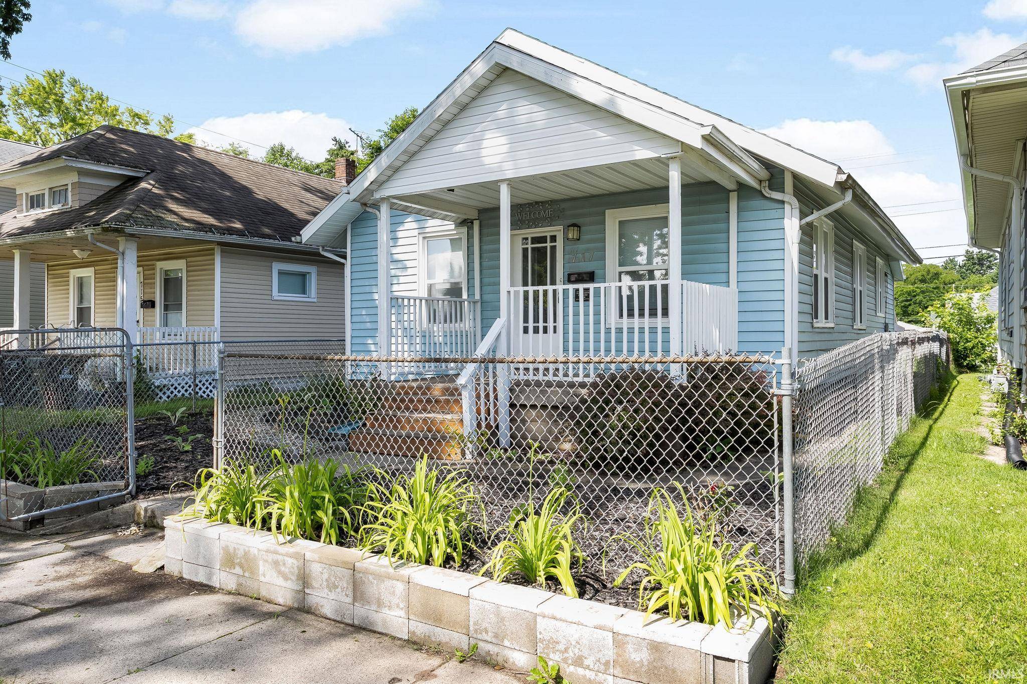717 N Brookfield ST, South Bend, IN 46628-2306