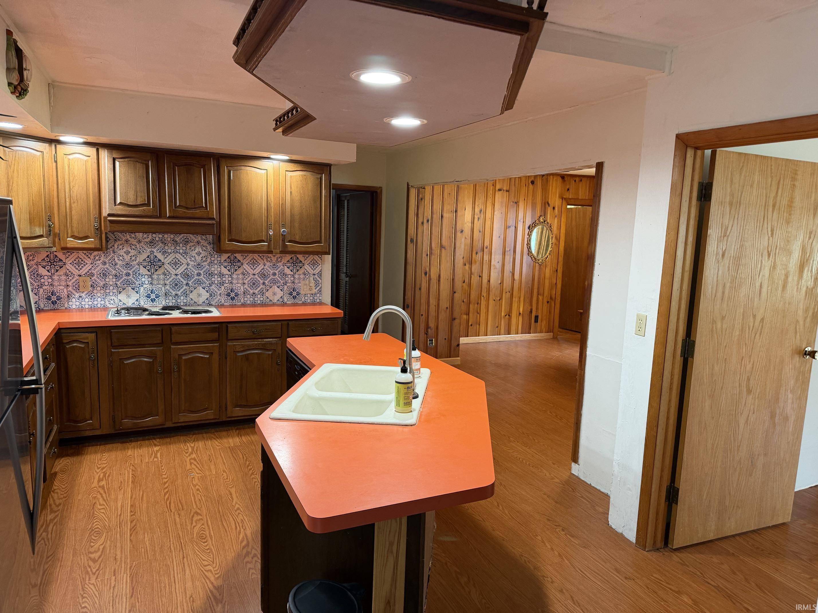 20911 S Lake DR, Walkerton, IN 46574