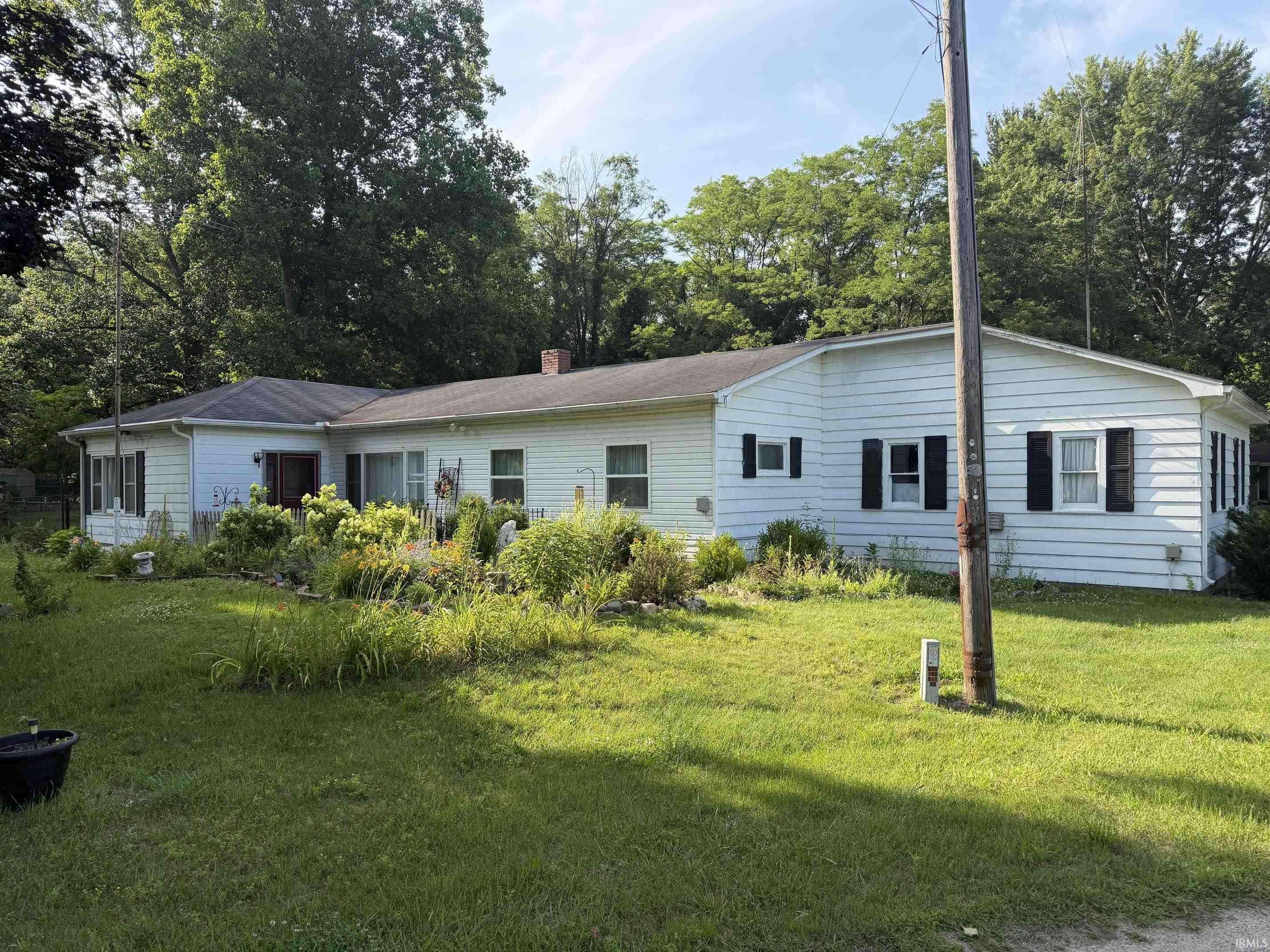 20911 S Lake DR, Walkerton, IN 46574