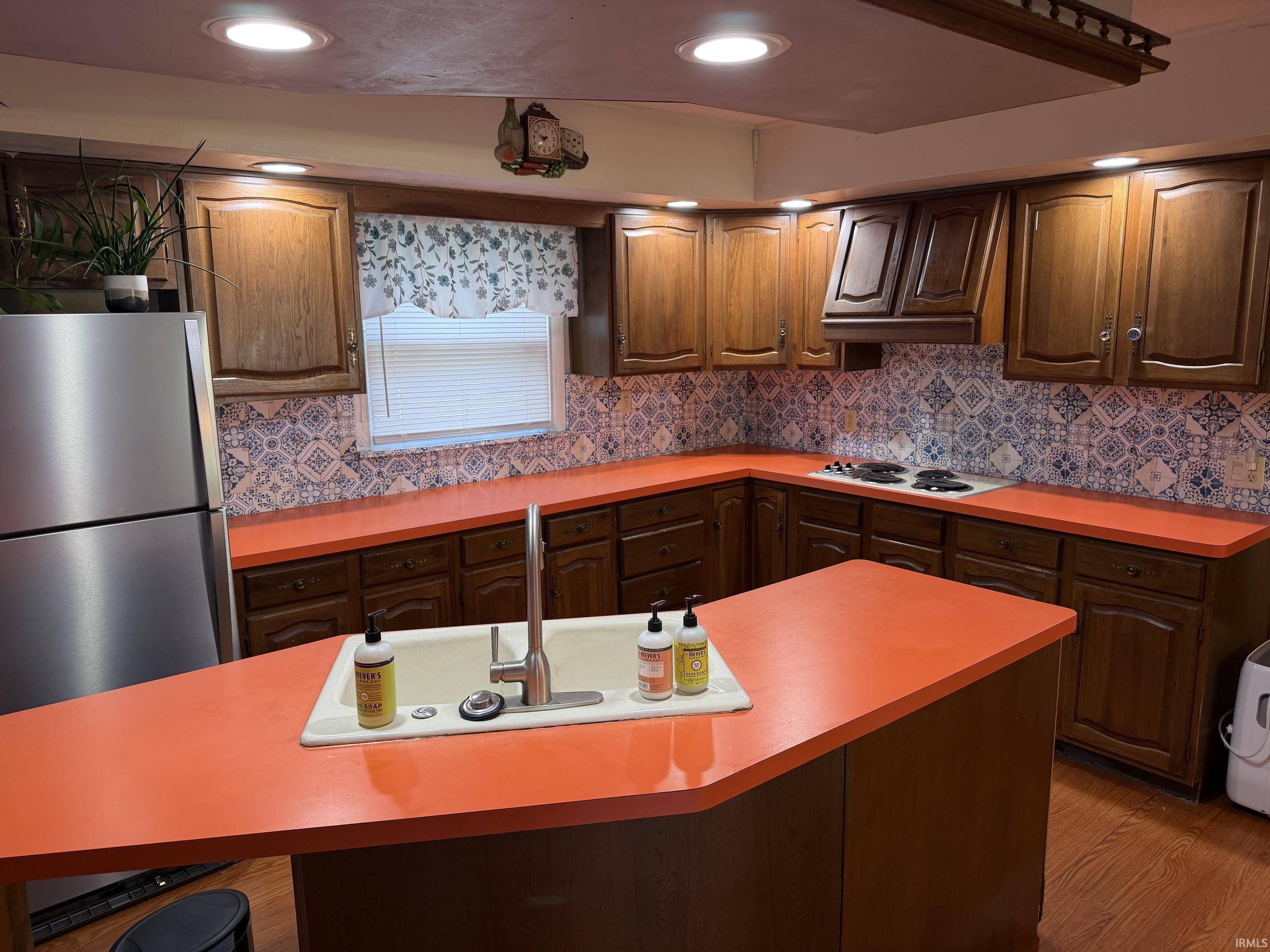 20911 S Lake DR, Walkerton, IN 46574