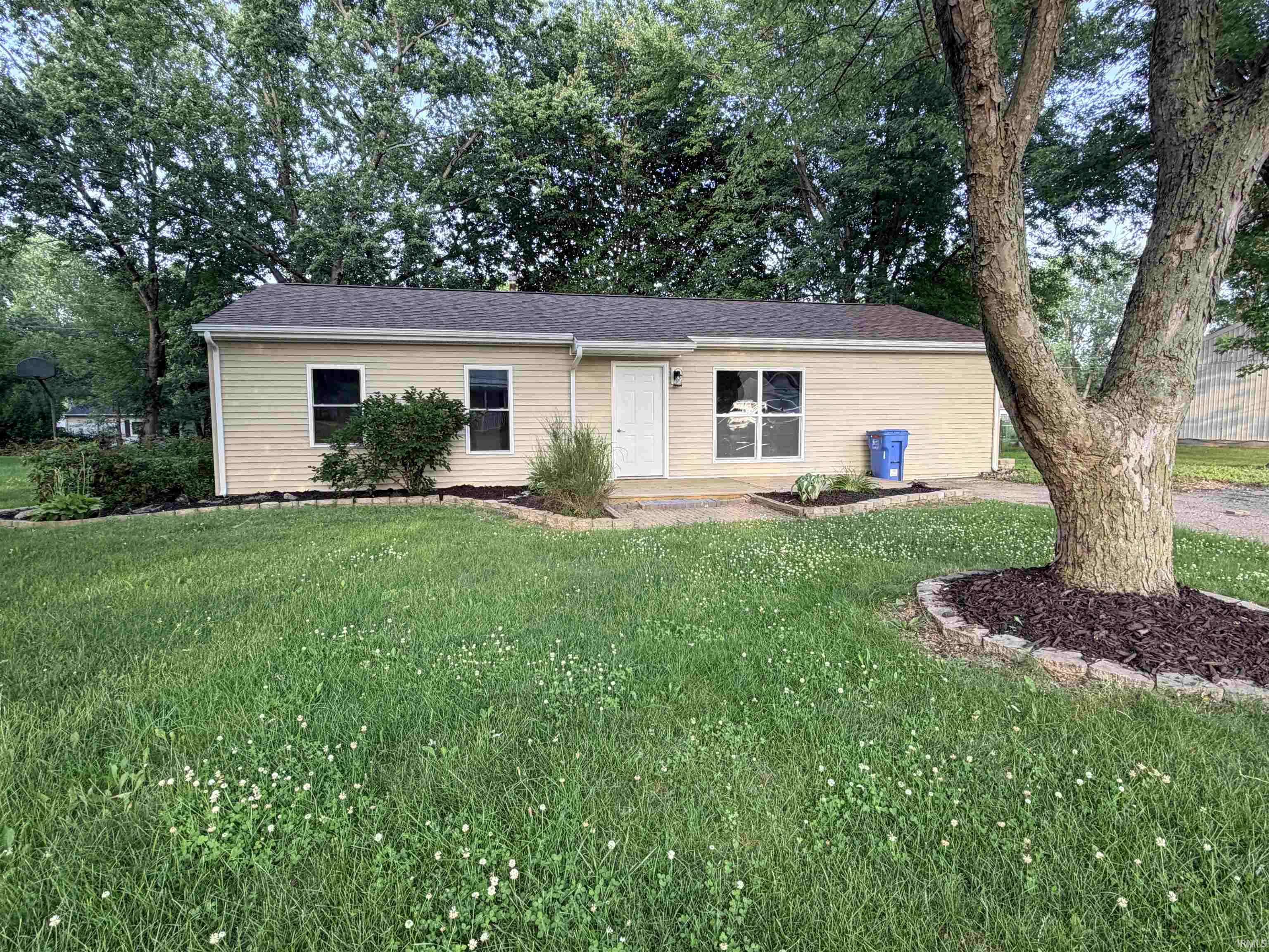 1822 Sharon ST, Warsaw, IN 46580