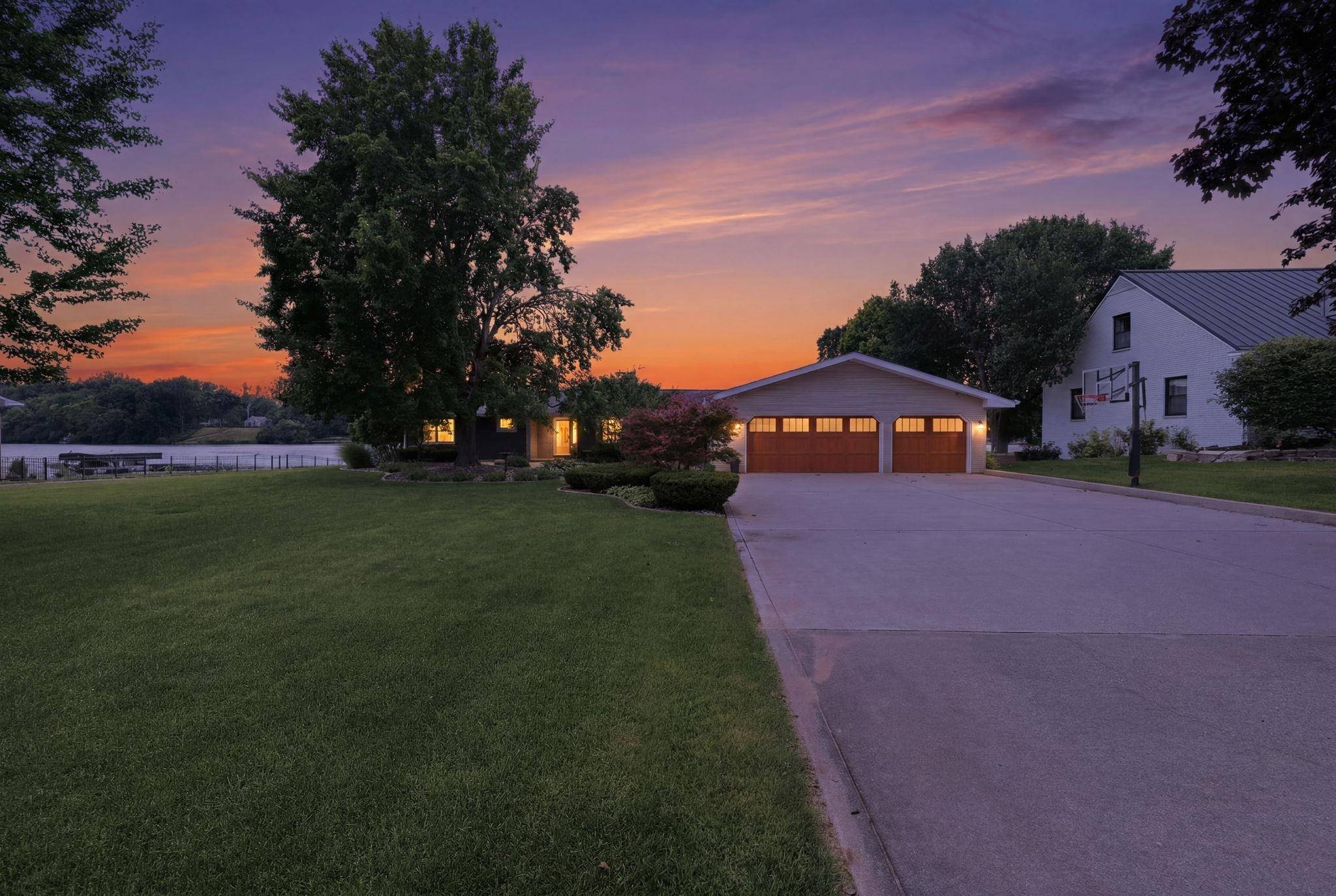 56045 Riverdale DR, Elkhart, IN 46514-1111