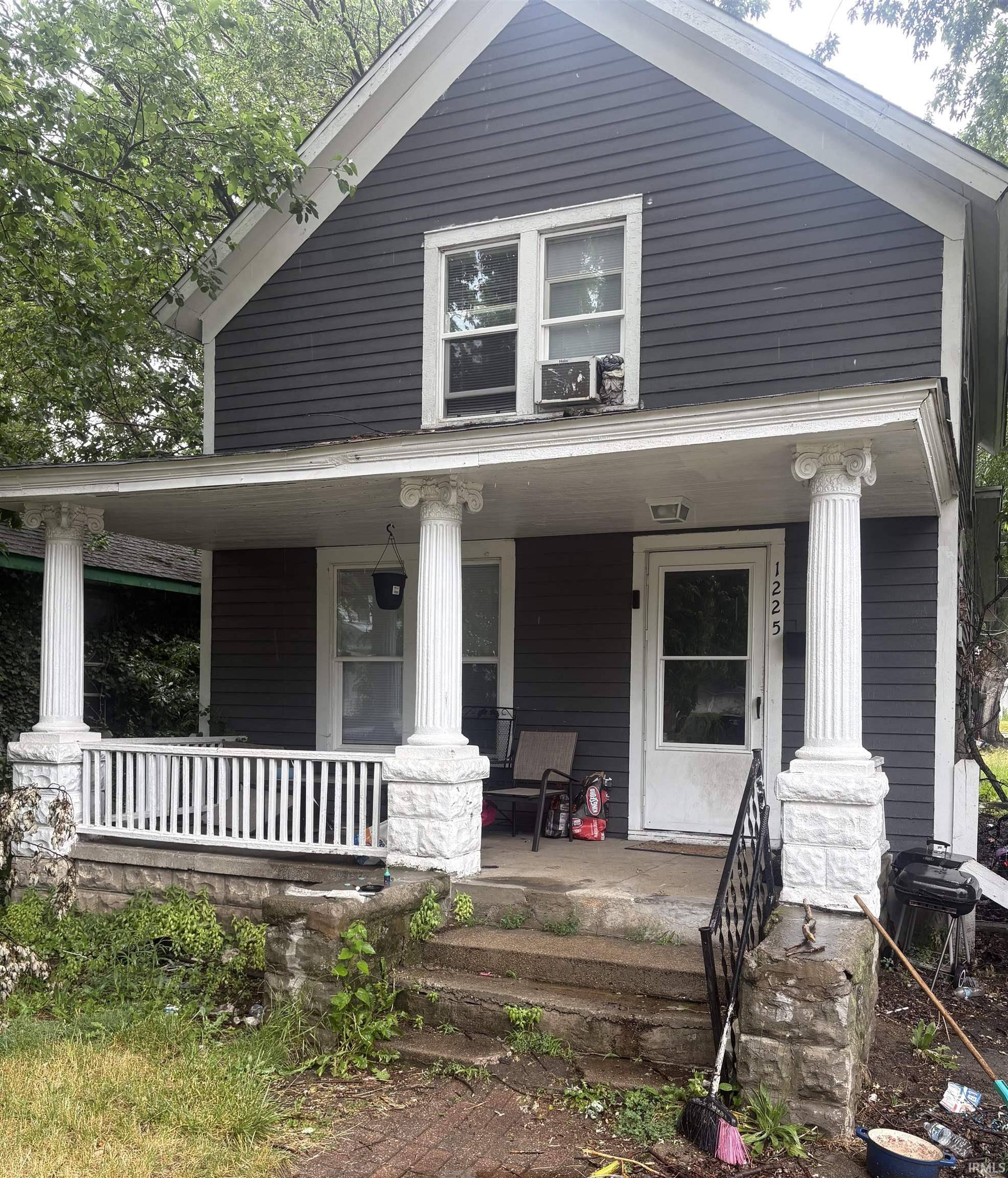 1225 Cedar ST, South Bend, IN 46617-2112