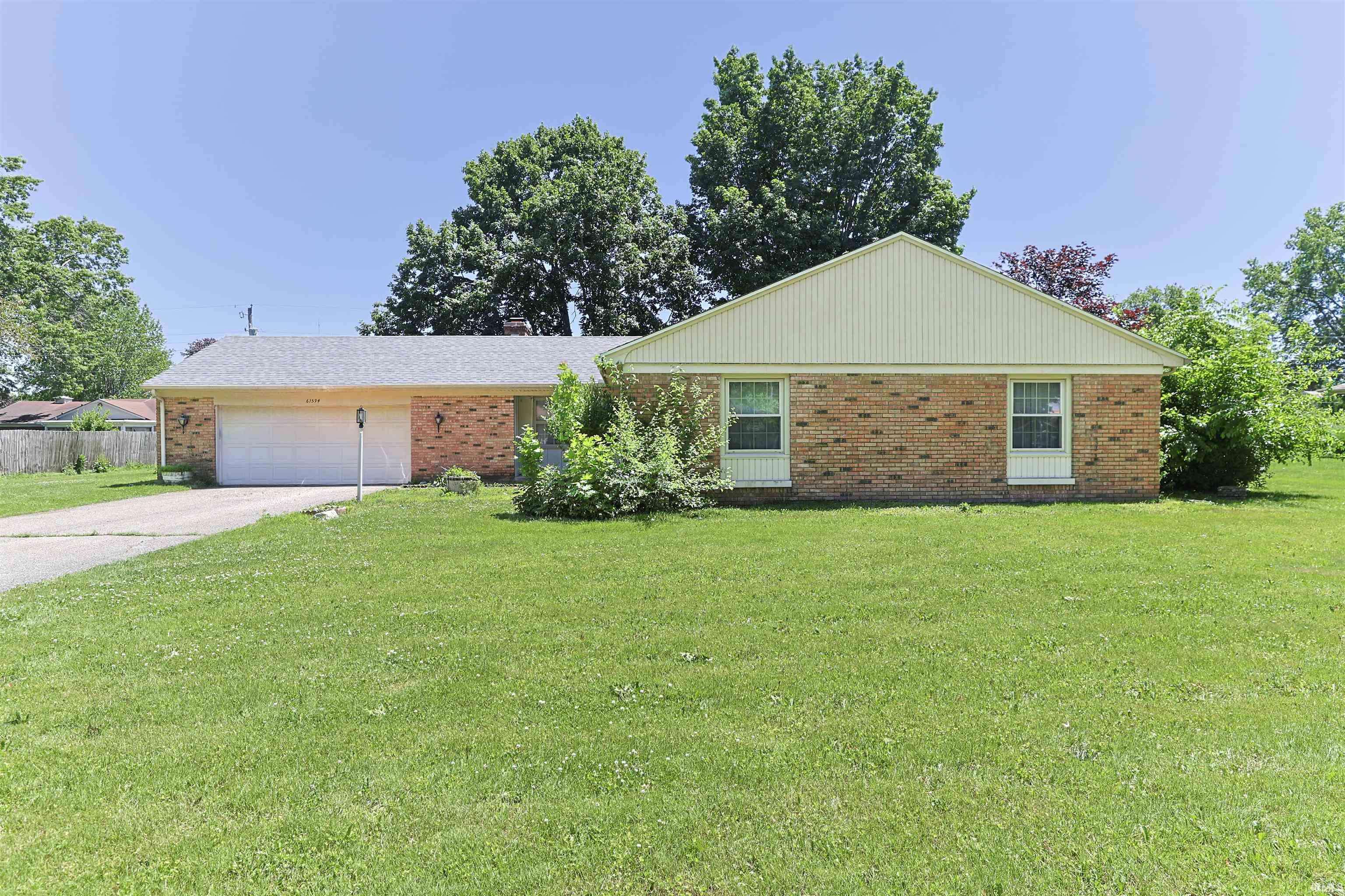 61594 Elderberry LN, South Bend, IN 46614-5810