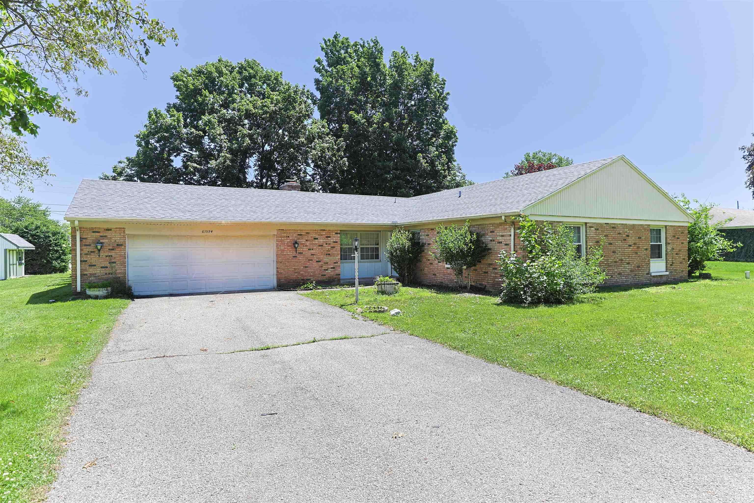 61594 Elderberry LN, South Bend, IN 46614-5810