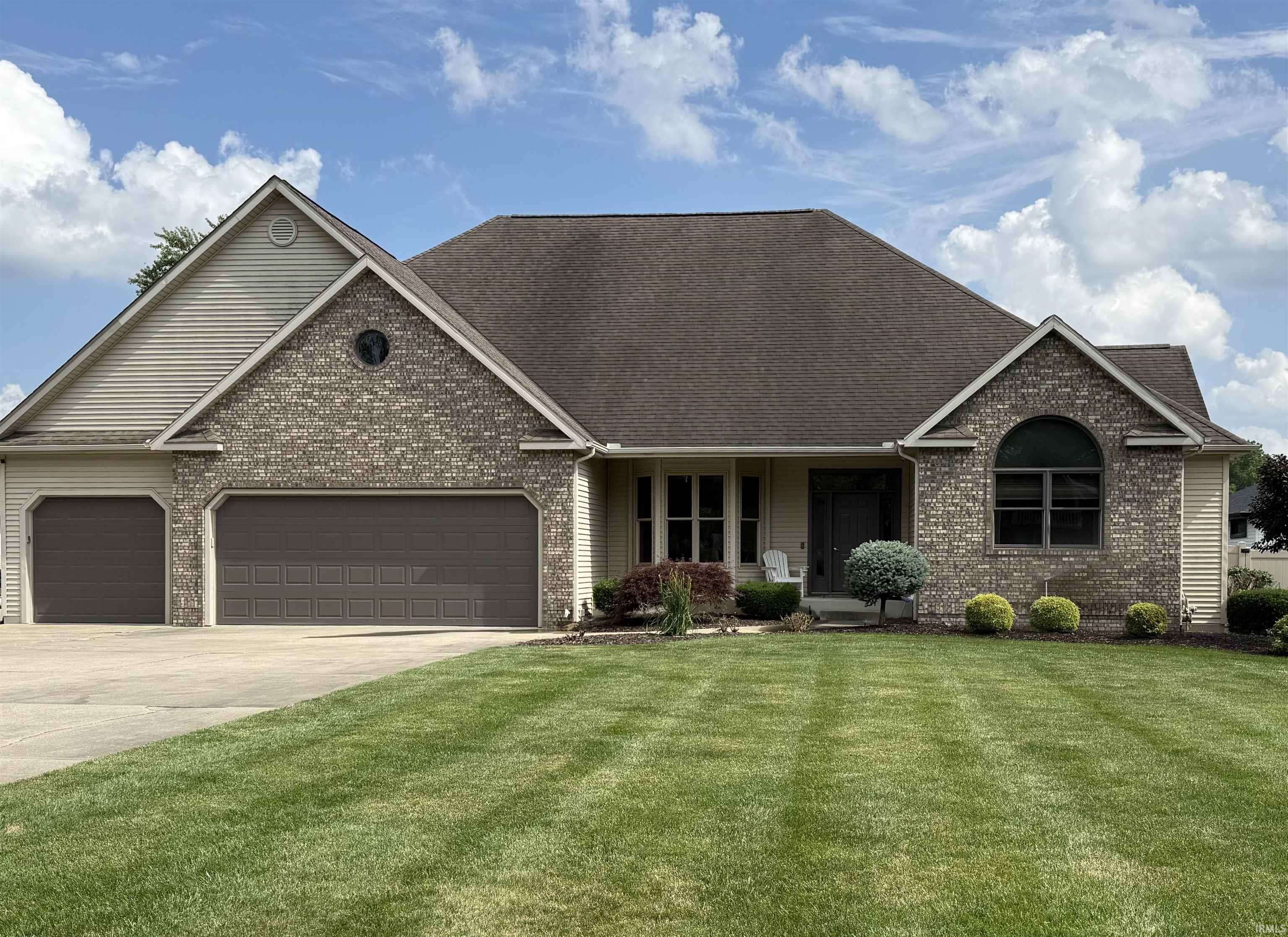 23042 Greenleaf BLVD, Elkhart, IN 46514