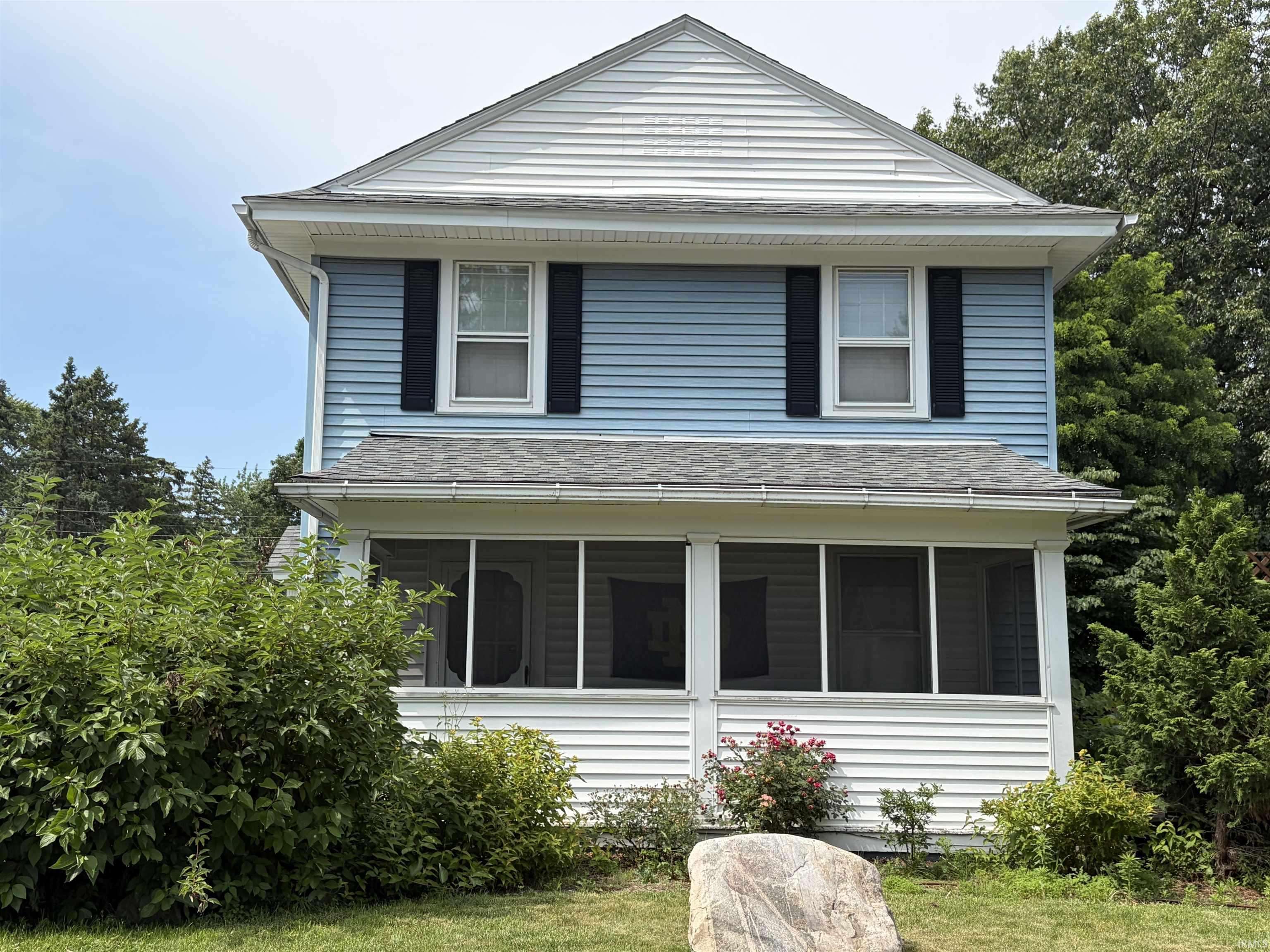 302 Walsh ST, South Bend, IN 46617-2417