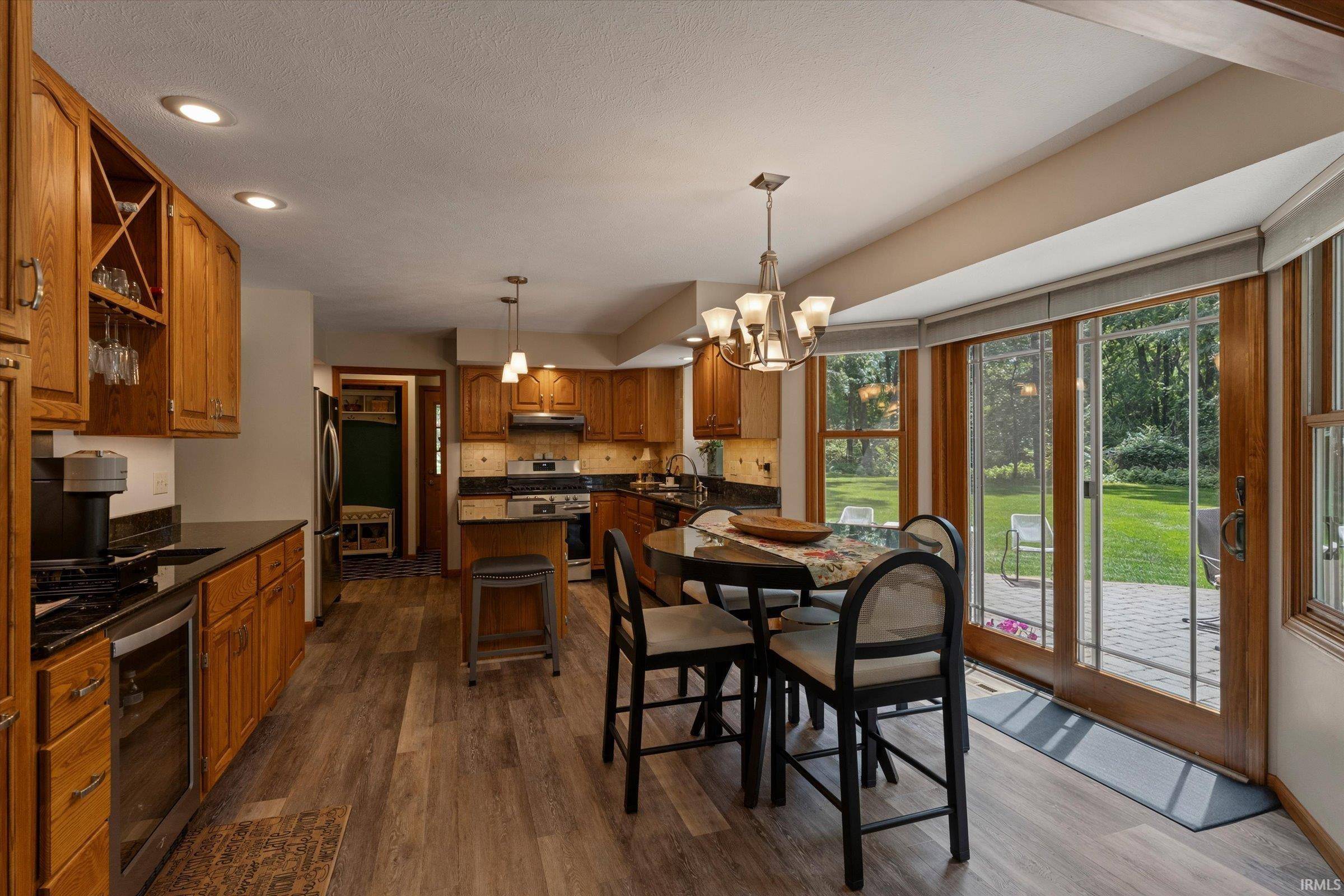 21495 Old Walnut CT, South Bend, IN 46628-9623