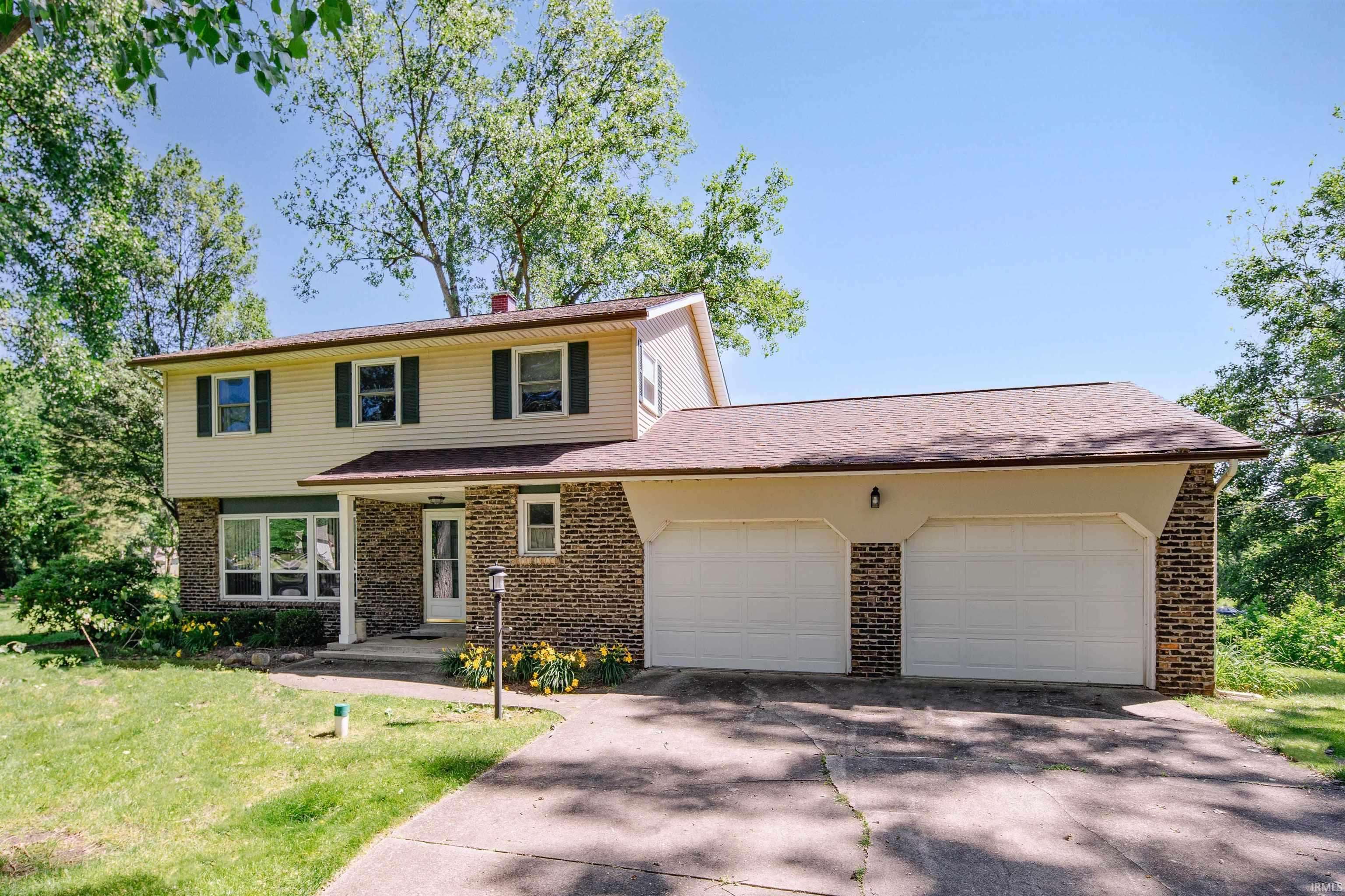 17971 Tollview DR, South Bend, IN 46635-1322