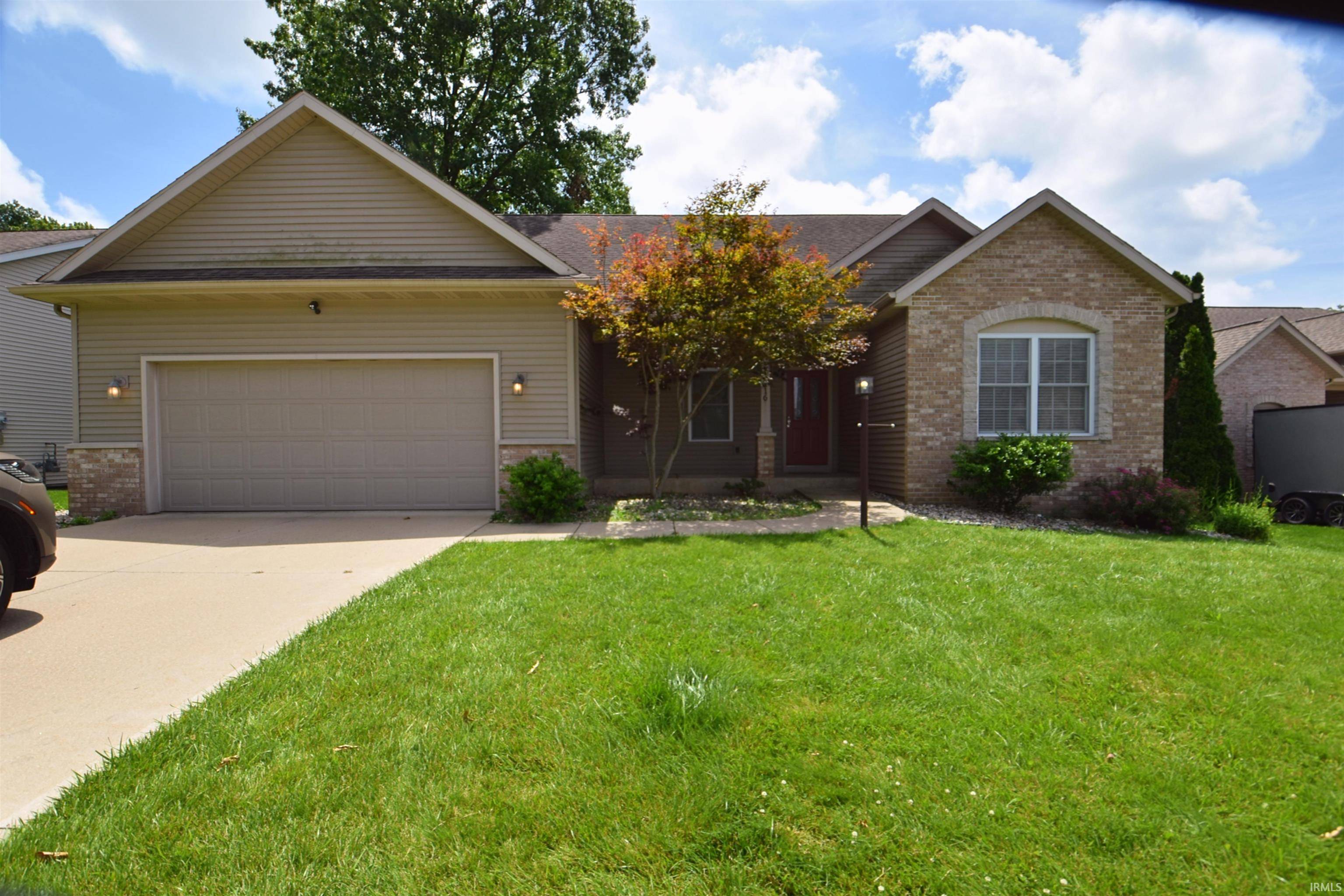 18416 Summer Wind LN, South Bend, IN 46637-4592