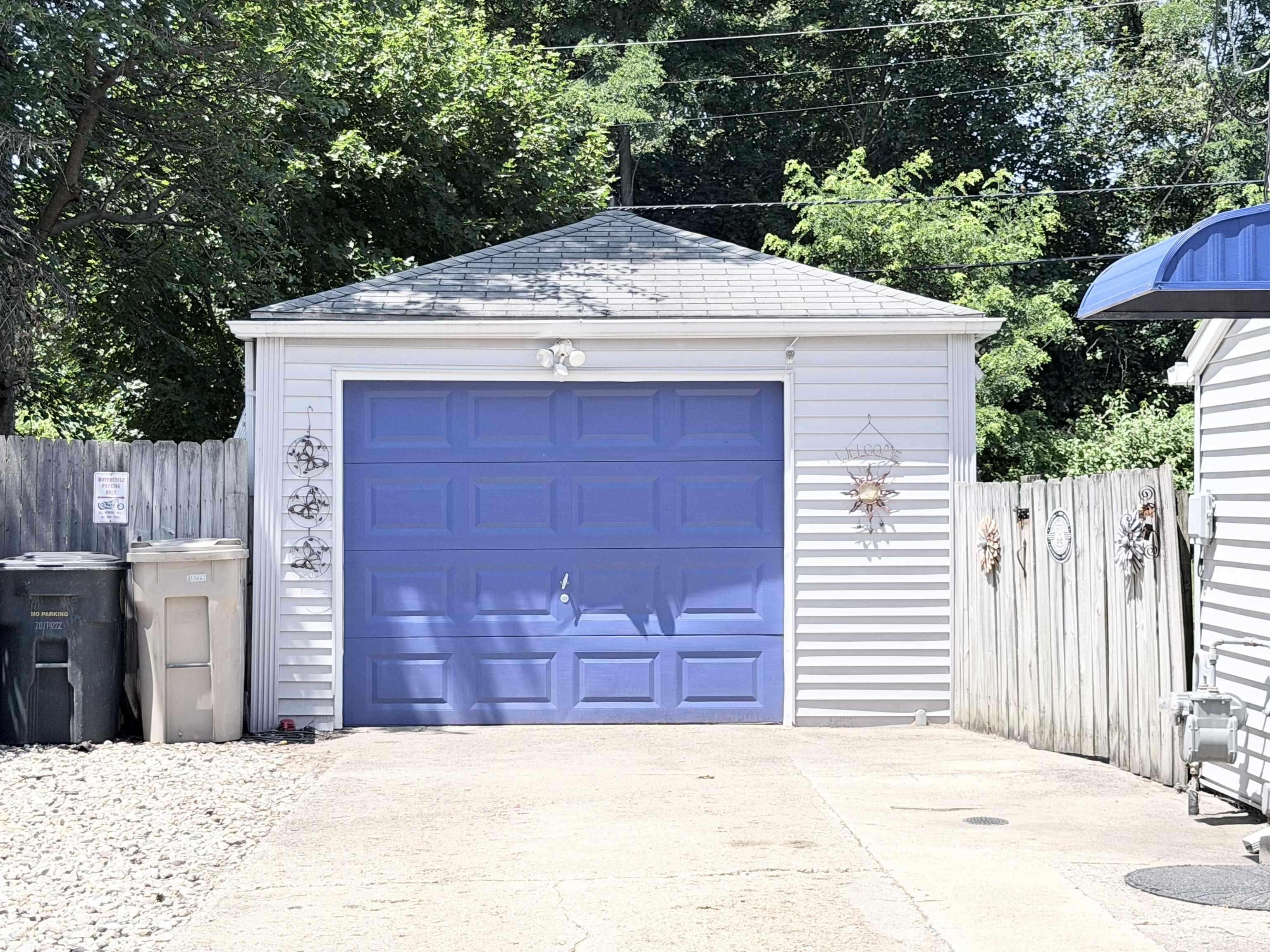 415 Manchester DR, South Bend, IN 46615