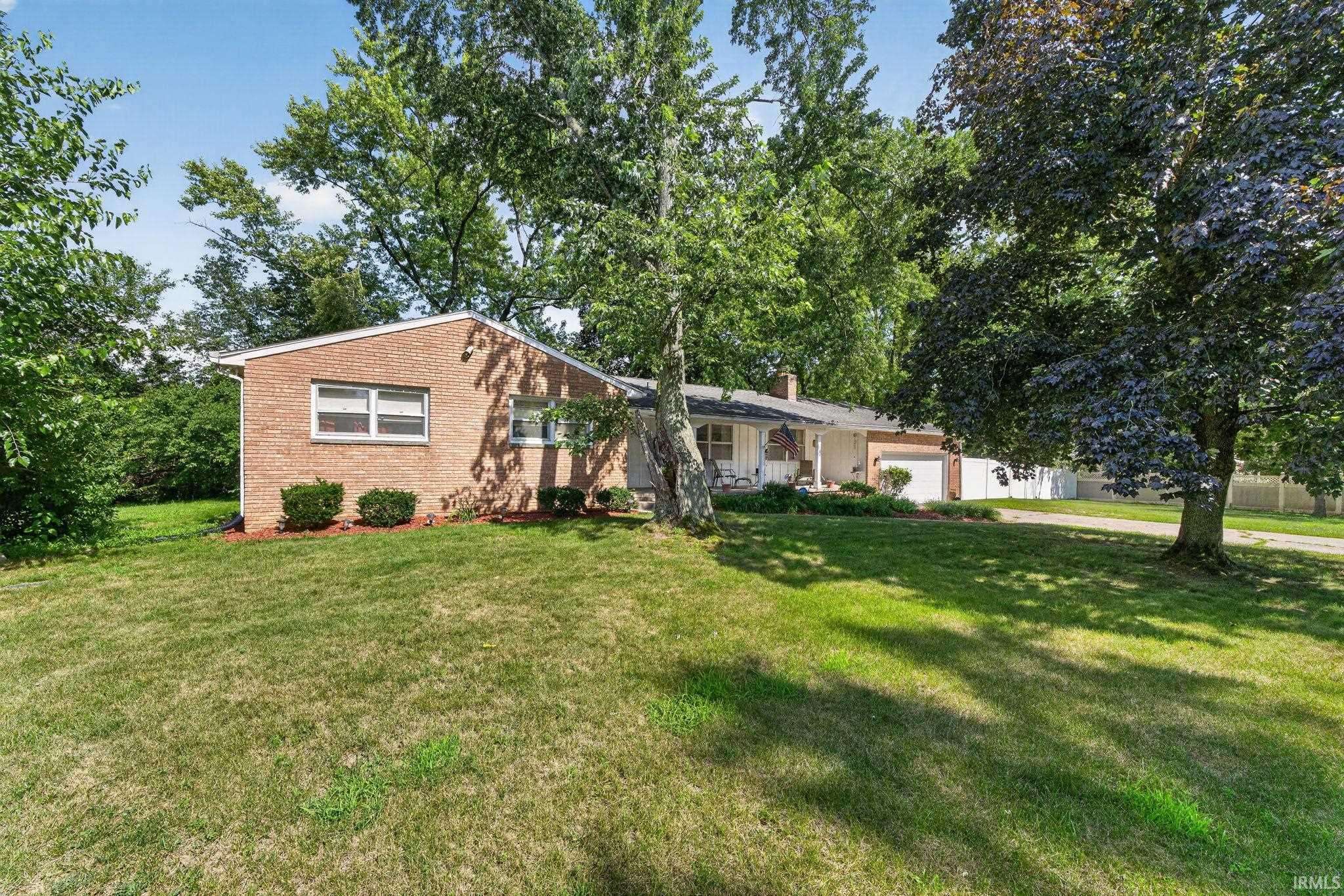 53150 Ridgewood DR, South Bend, IN 46637-3544