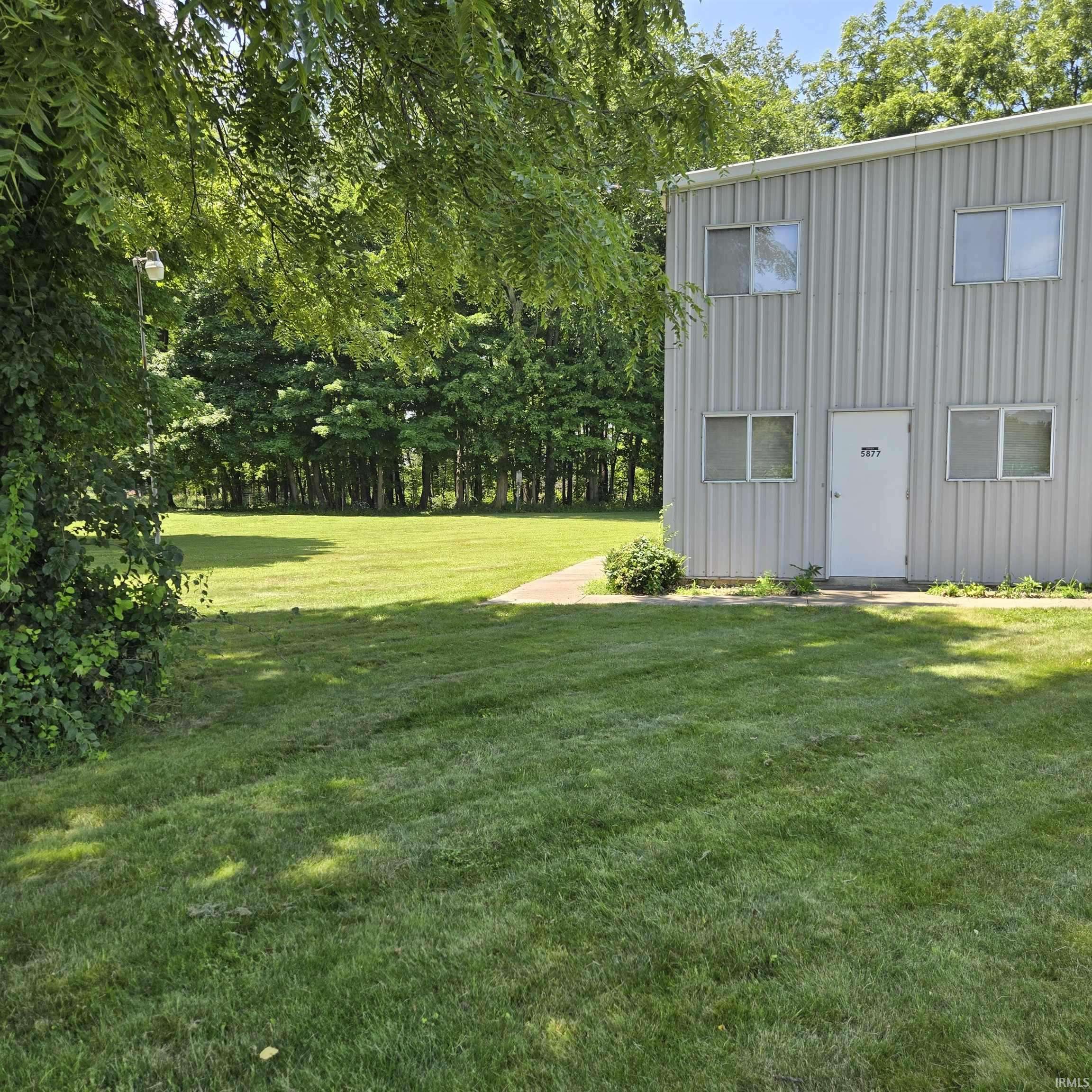 5877 Pine RD, Plymouth, IN 46563