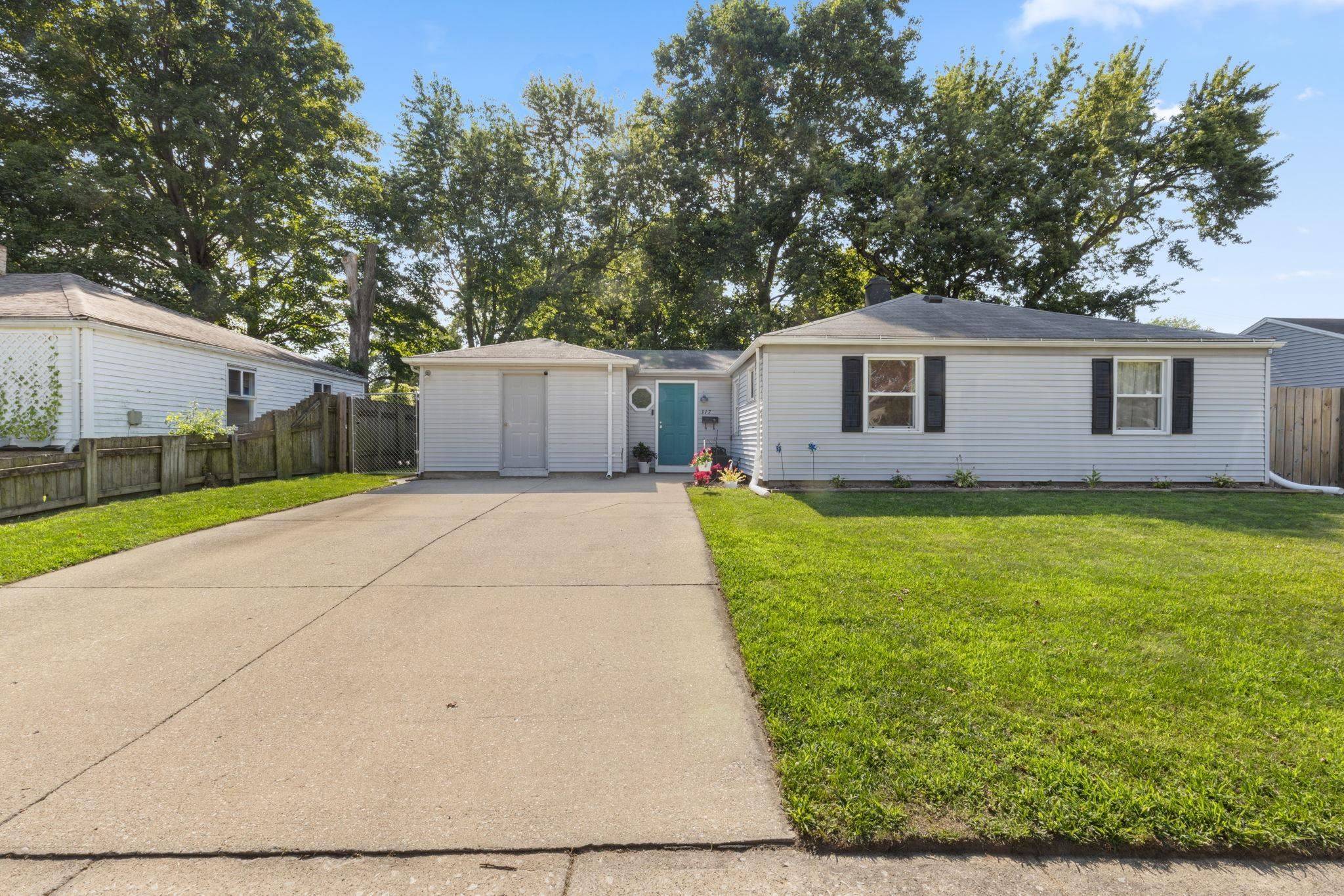317 Preston DR, South Bend, IN 46615