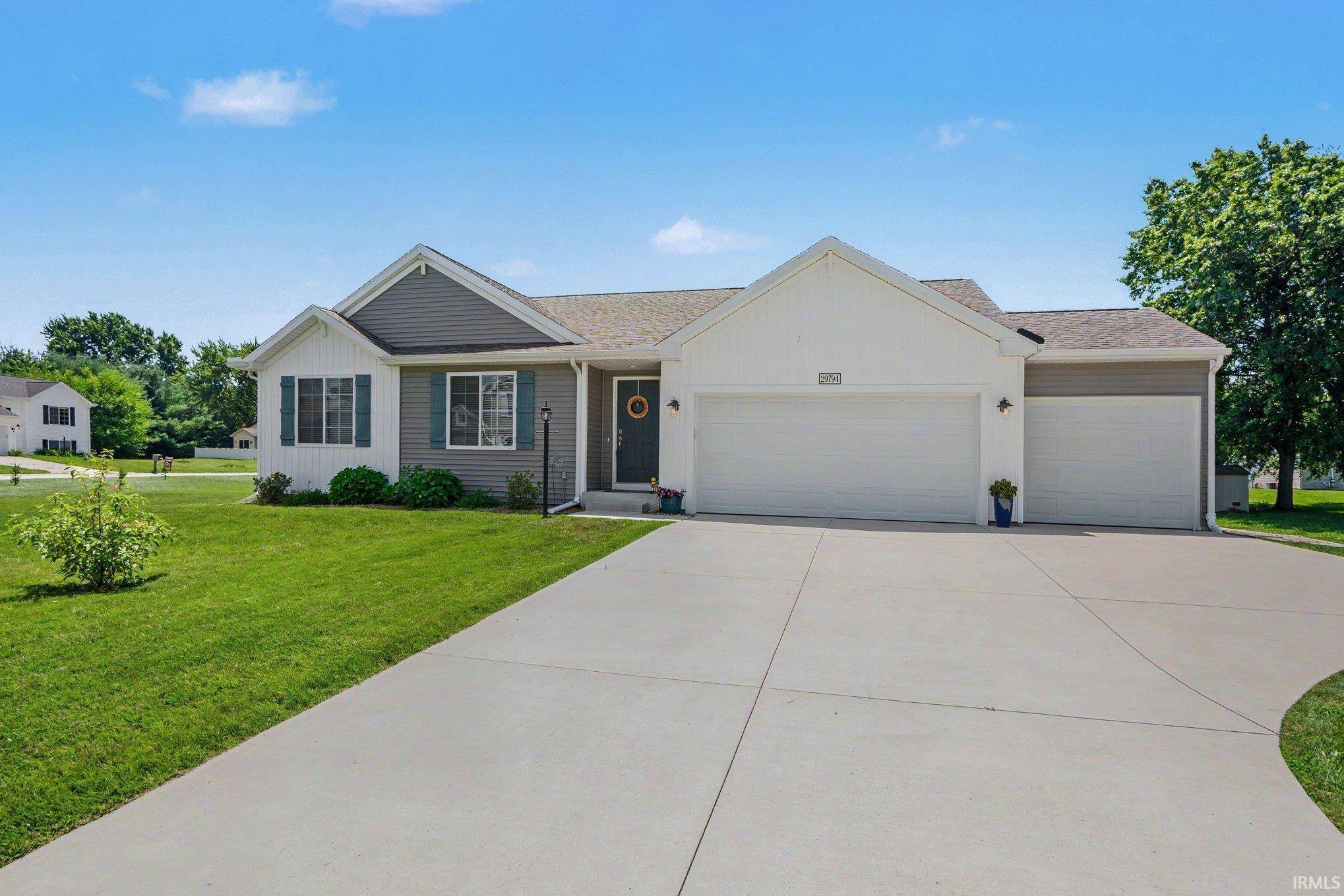 29794 Dallas DR, Elkhart, IN 46514