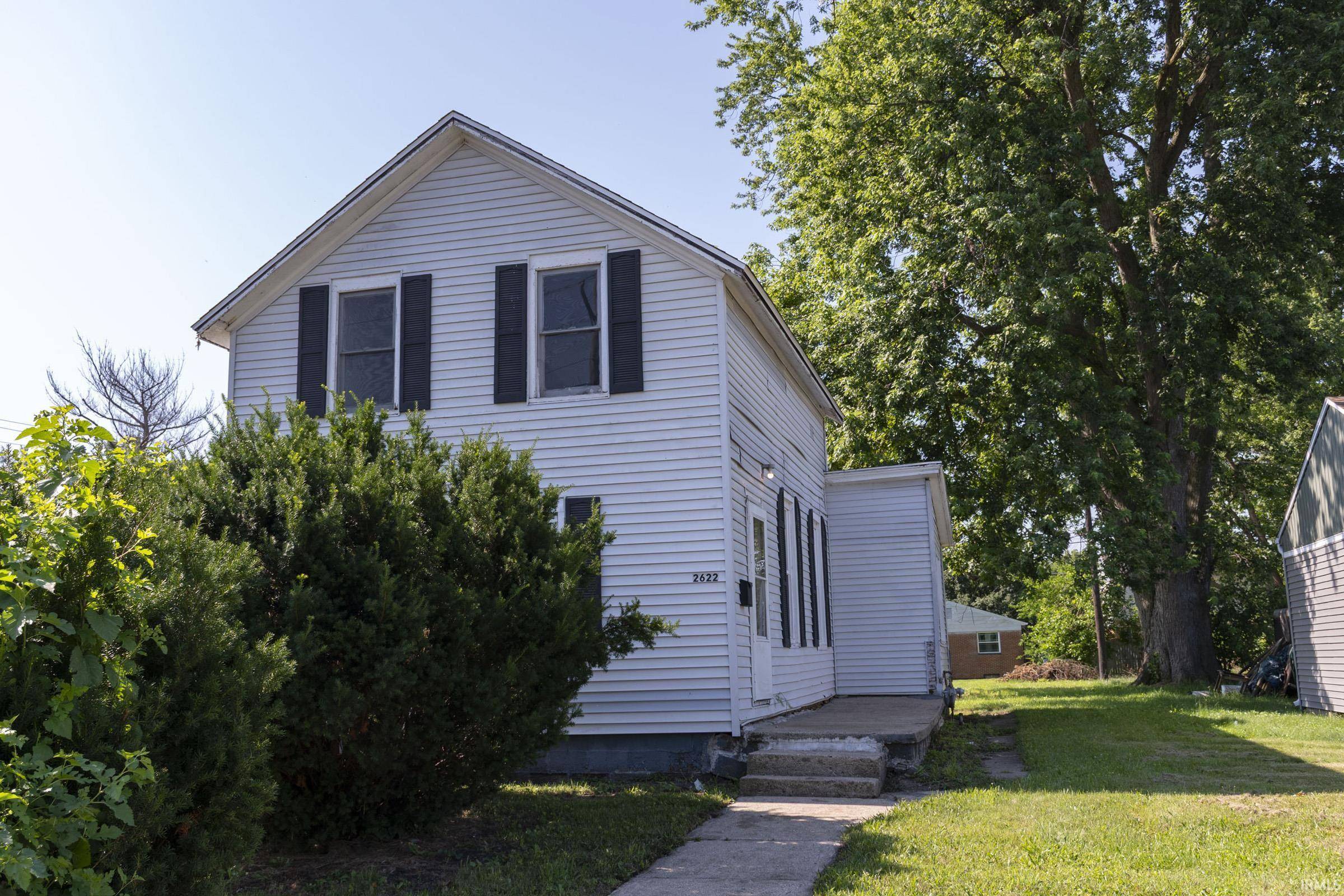 2622 Dunham ST, South Bend, IN 46619-3206