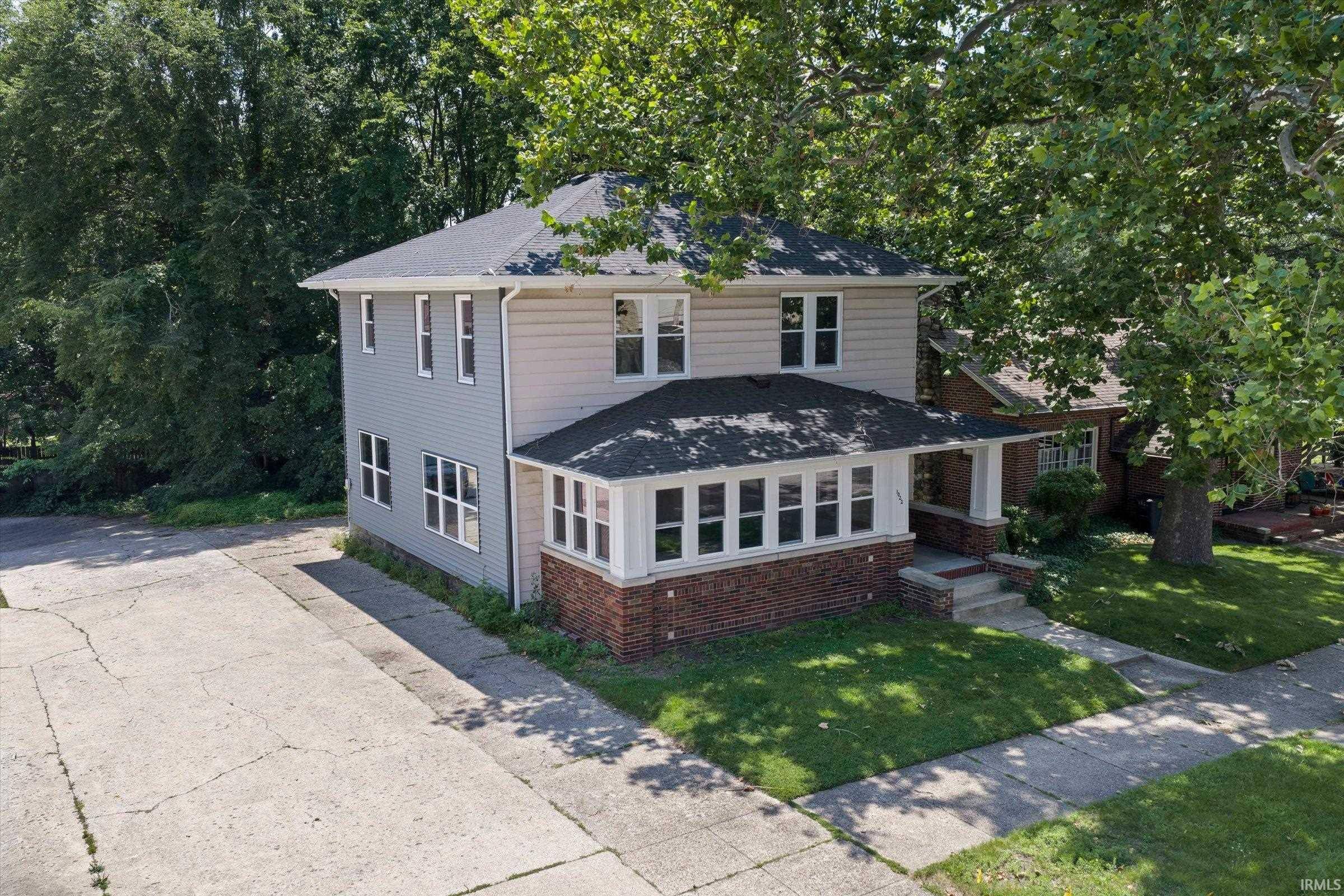 1022 E Colfax AVE, South Bend, IN 46617-2807