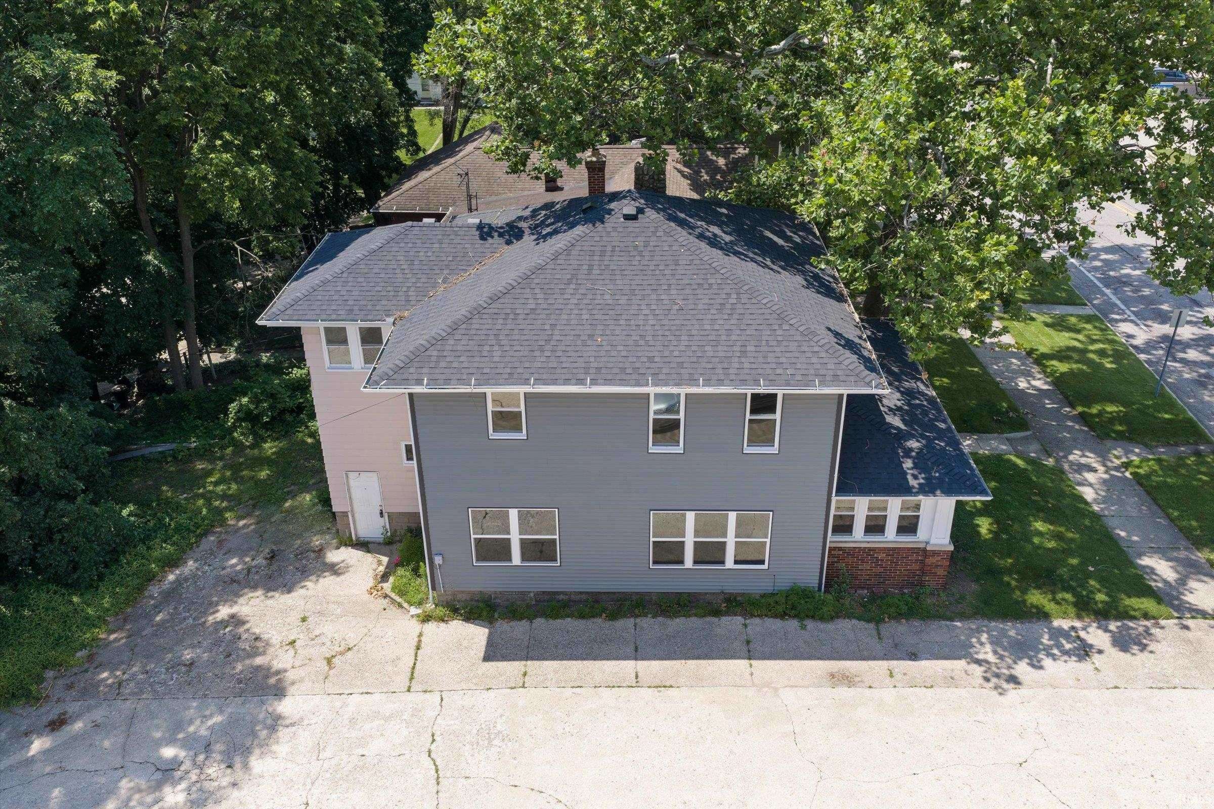1022 E Colfax AVE, South Bend, IN 46617-2807