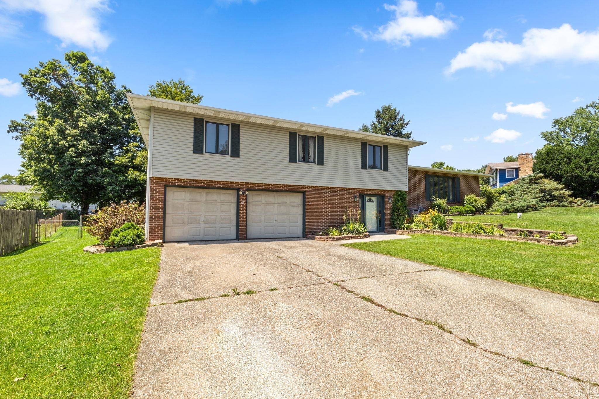 51043 Shady LN, Elkhart, IN 46514