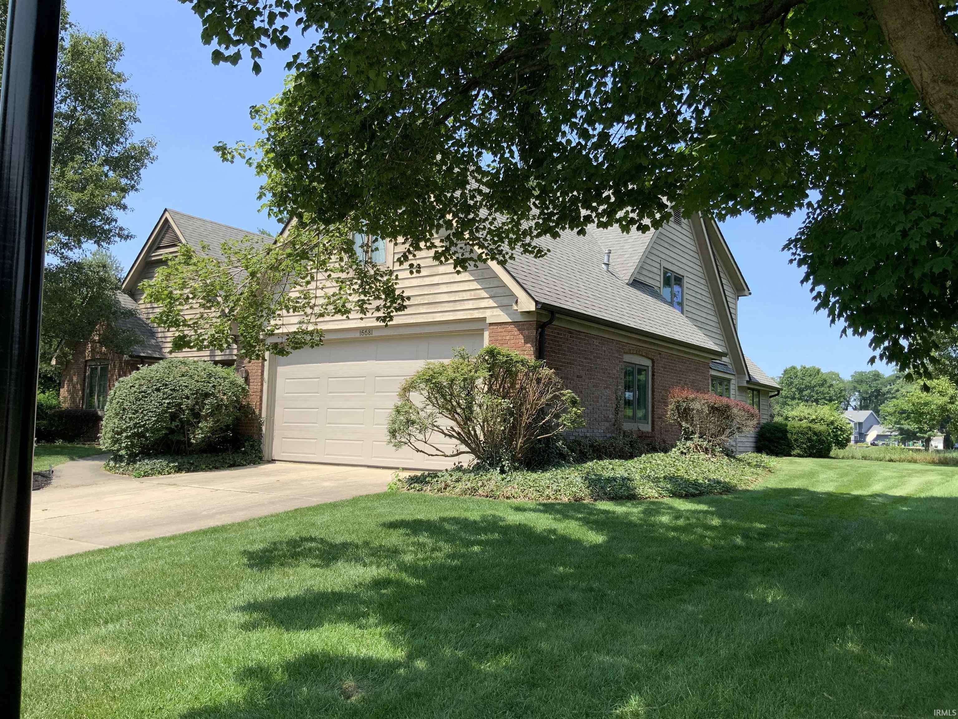15681 Fieldcrest CT, Granger, IN 46530