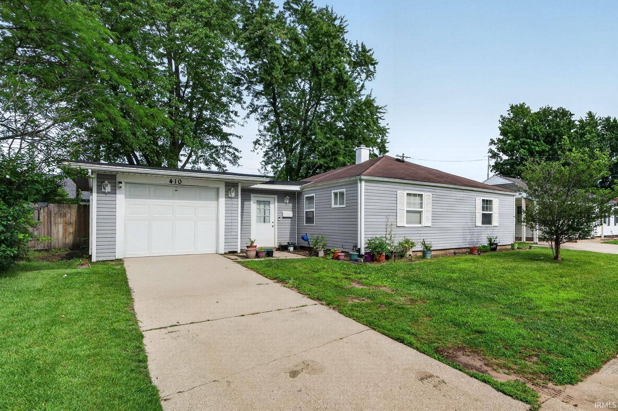 410 Preston DR, South Bend, IN 46615