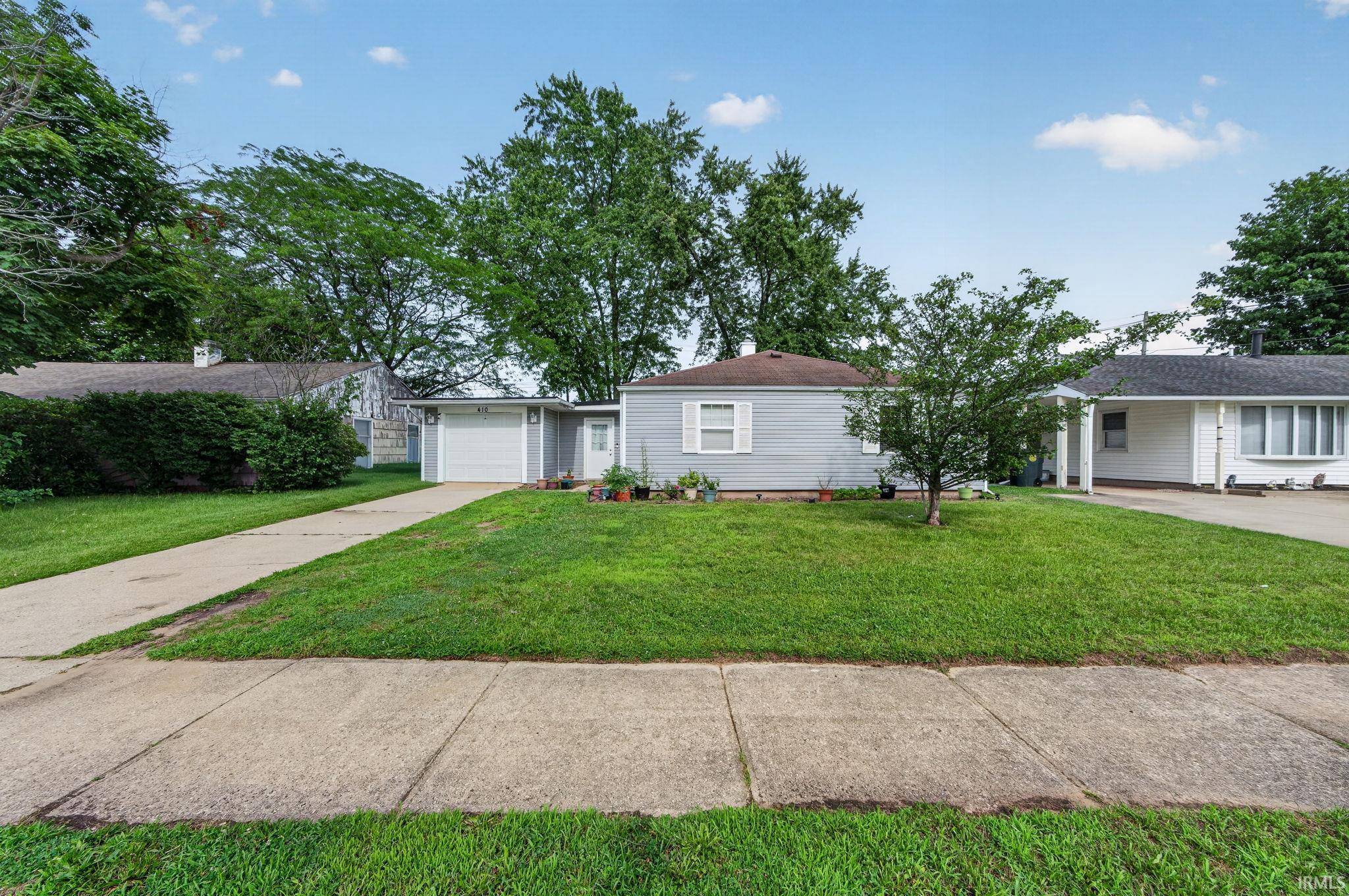 410 Preston DR, South Bend, IN 46615