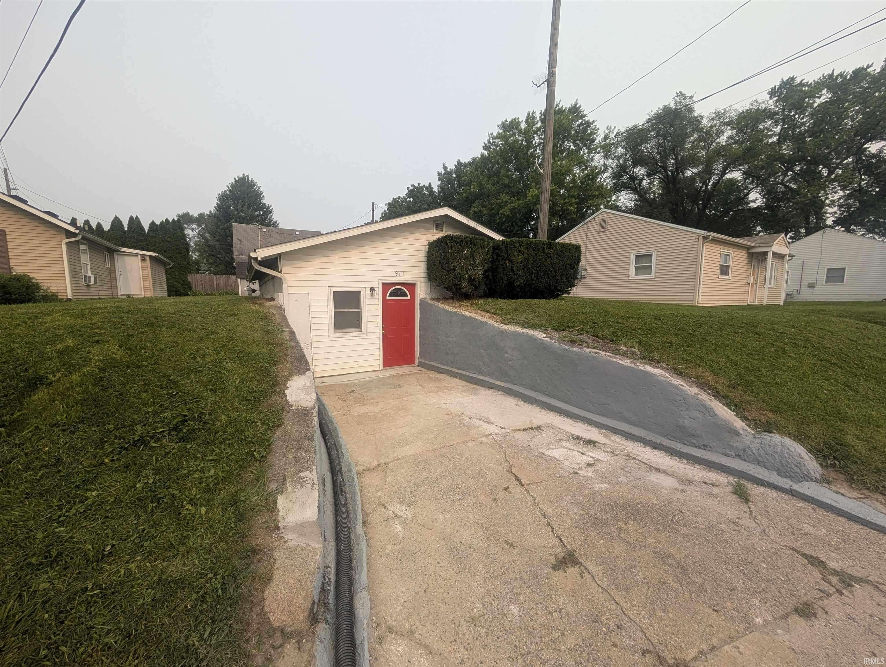 911 N Main ST, Goshen, IN 46528