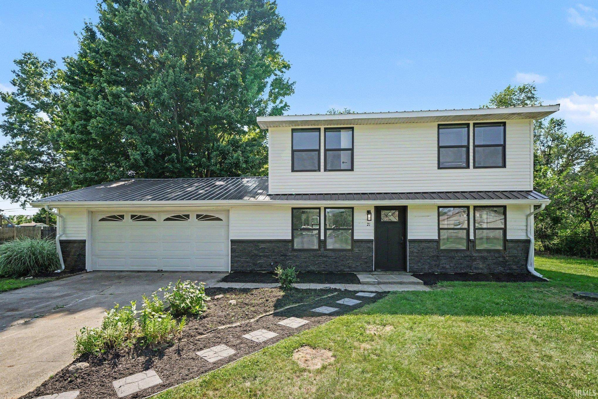 21 Barberry DR, Osceola, IN 46561