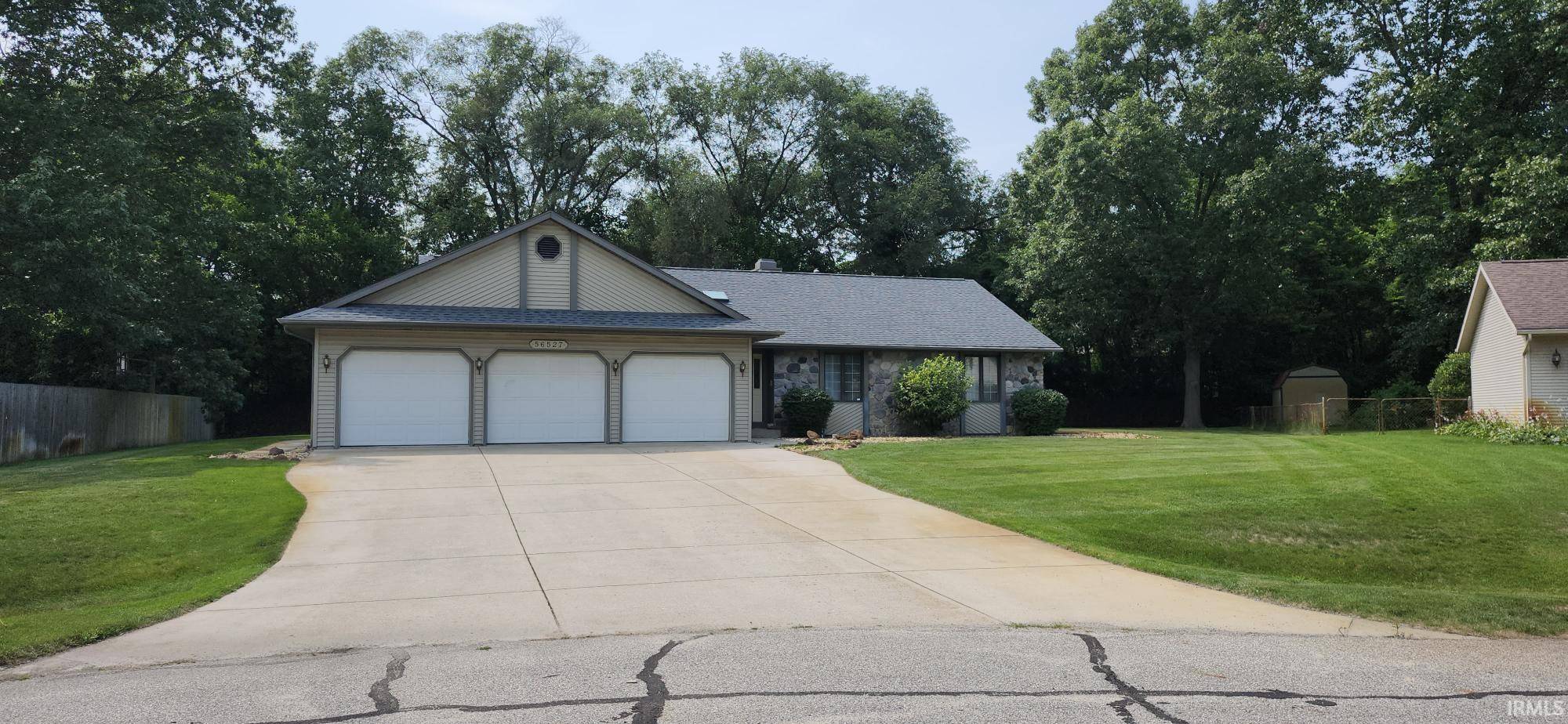 56527 Woodbine LN, Elkhart, IN 46516
