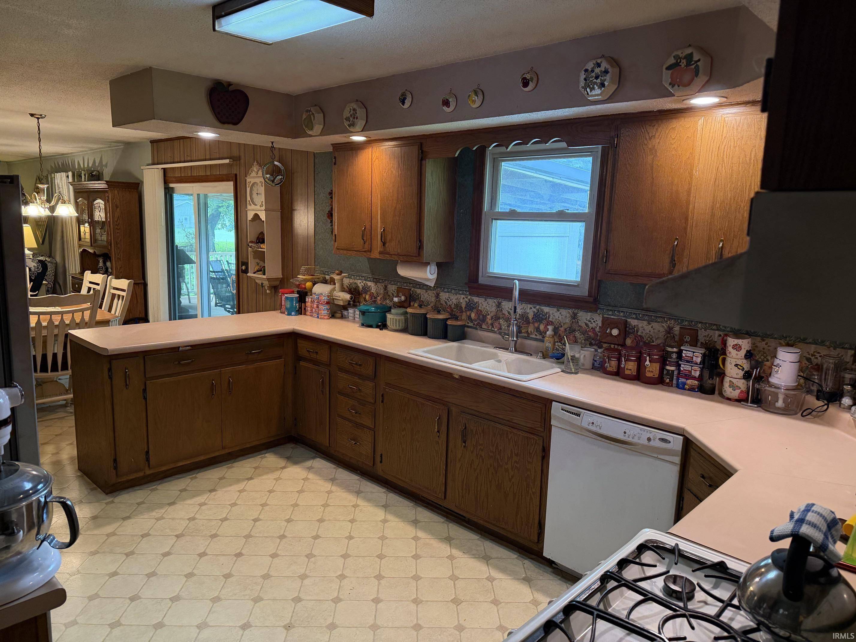 10641 Park LN, Plymouth, IN 46563