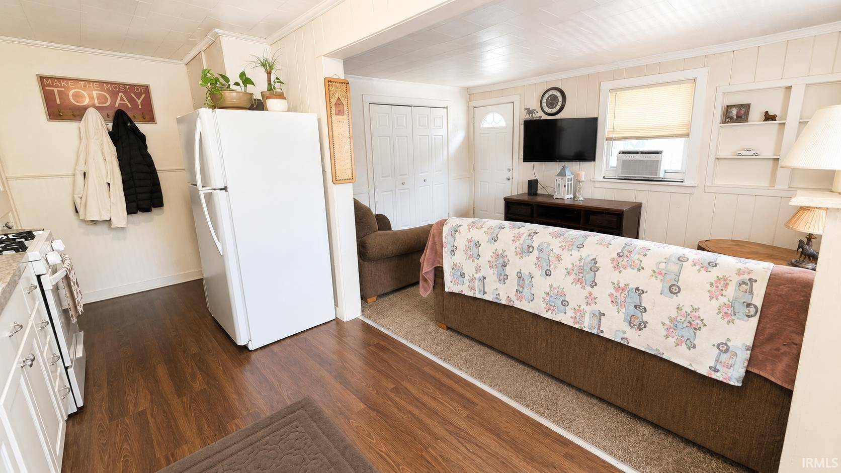 8047 Tecumseh RD, Walkerton, IN 46574