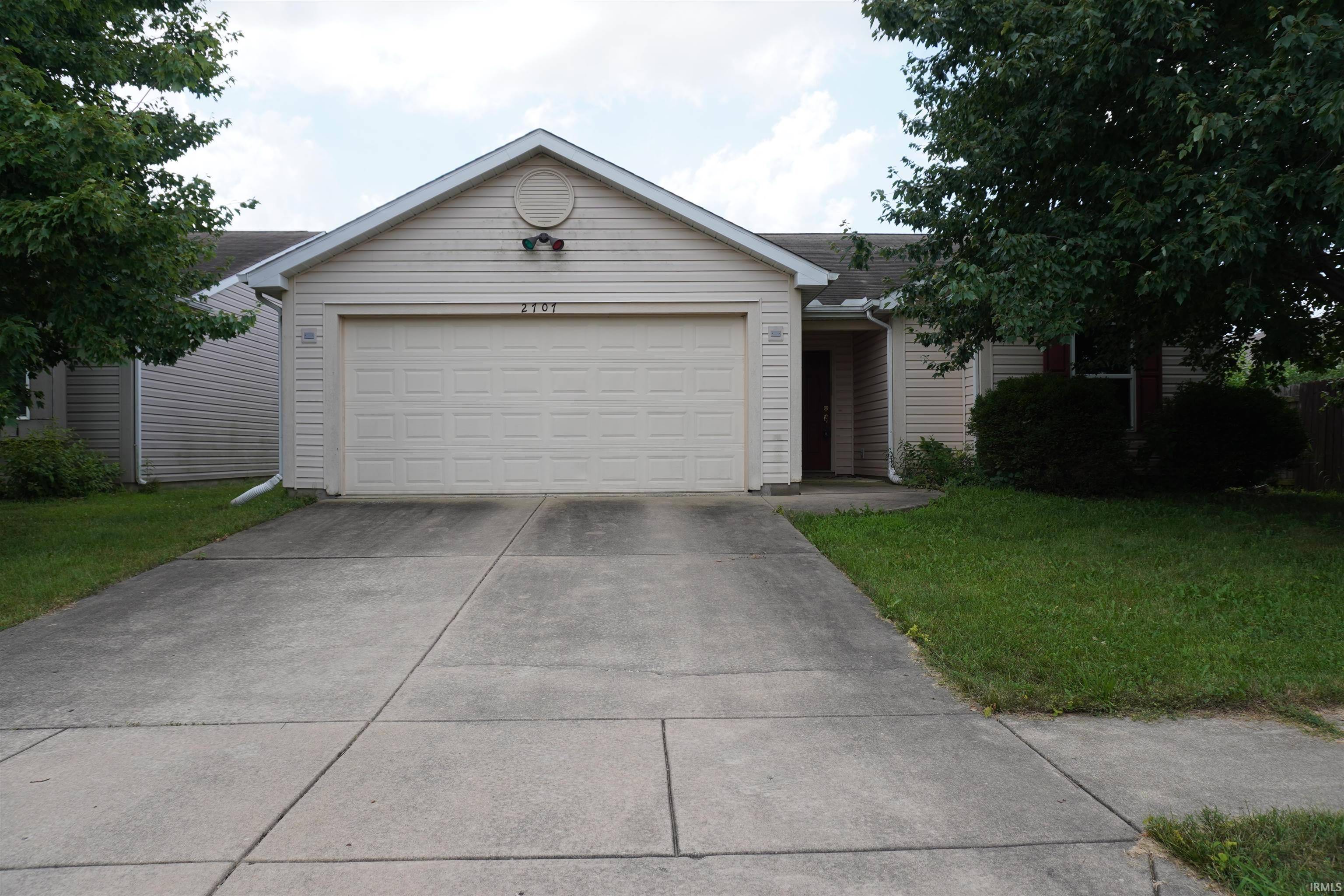 2707 Queencastle DR, Lafayette, IN 47909