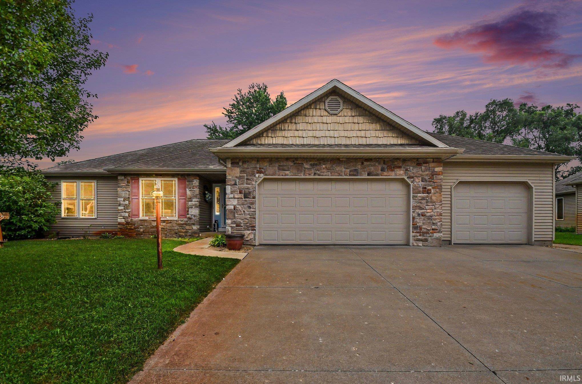 22352 Stonebridge DR, Elkhart, IN 46514