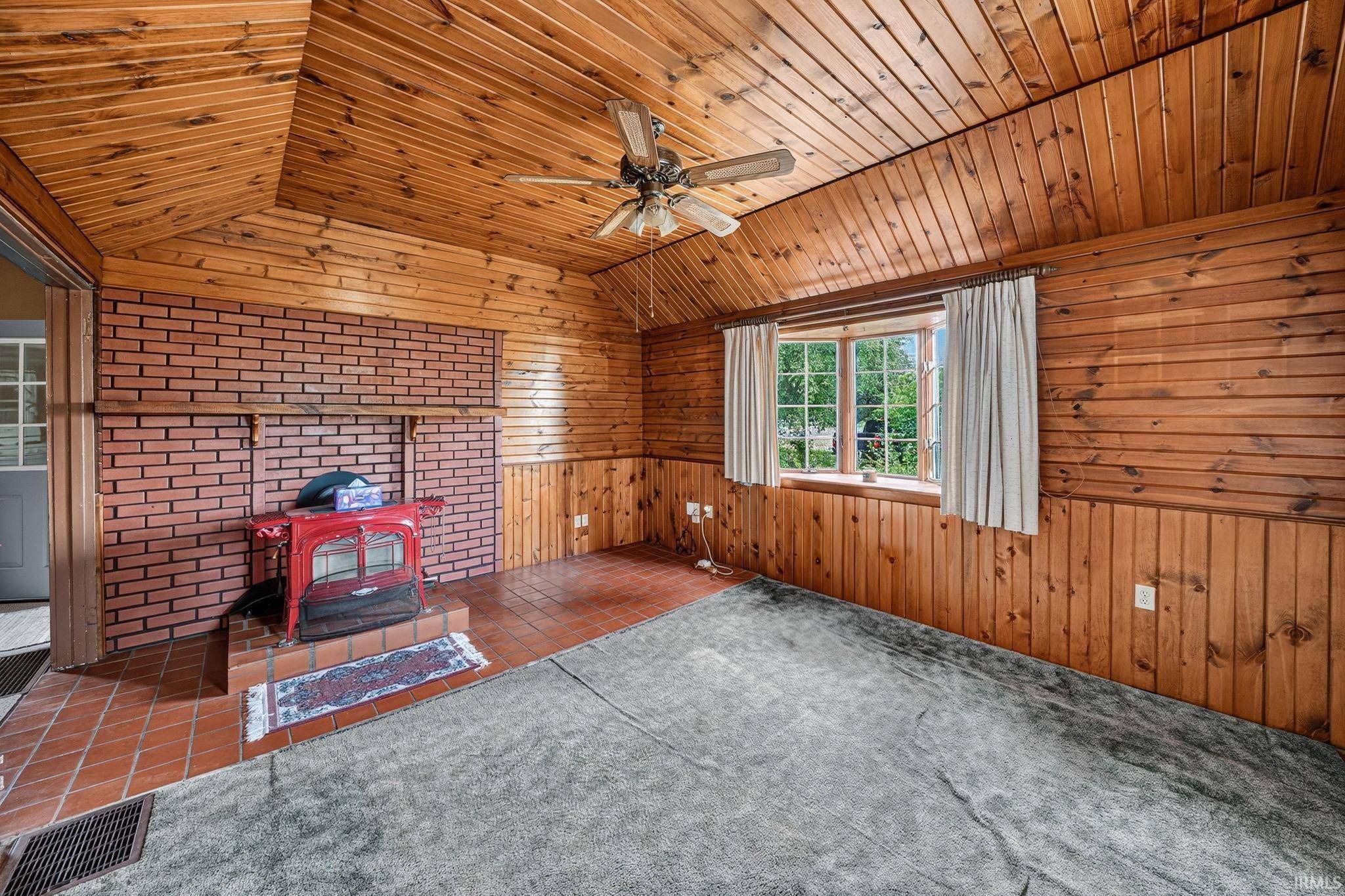 58455 Crumstown HWY, South Bend, IN 46619-9525
