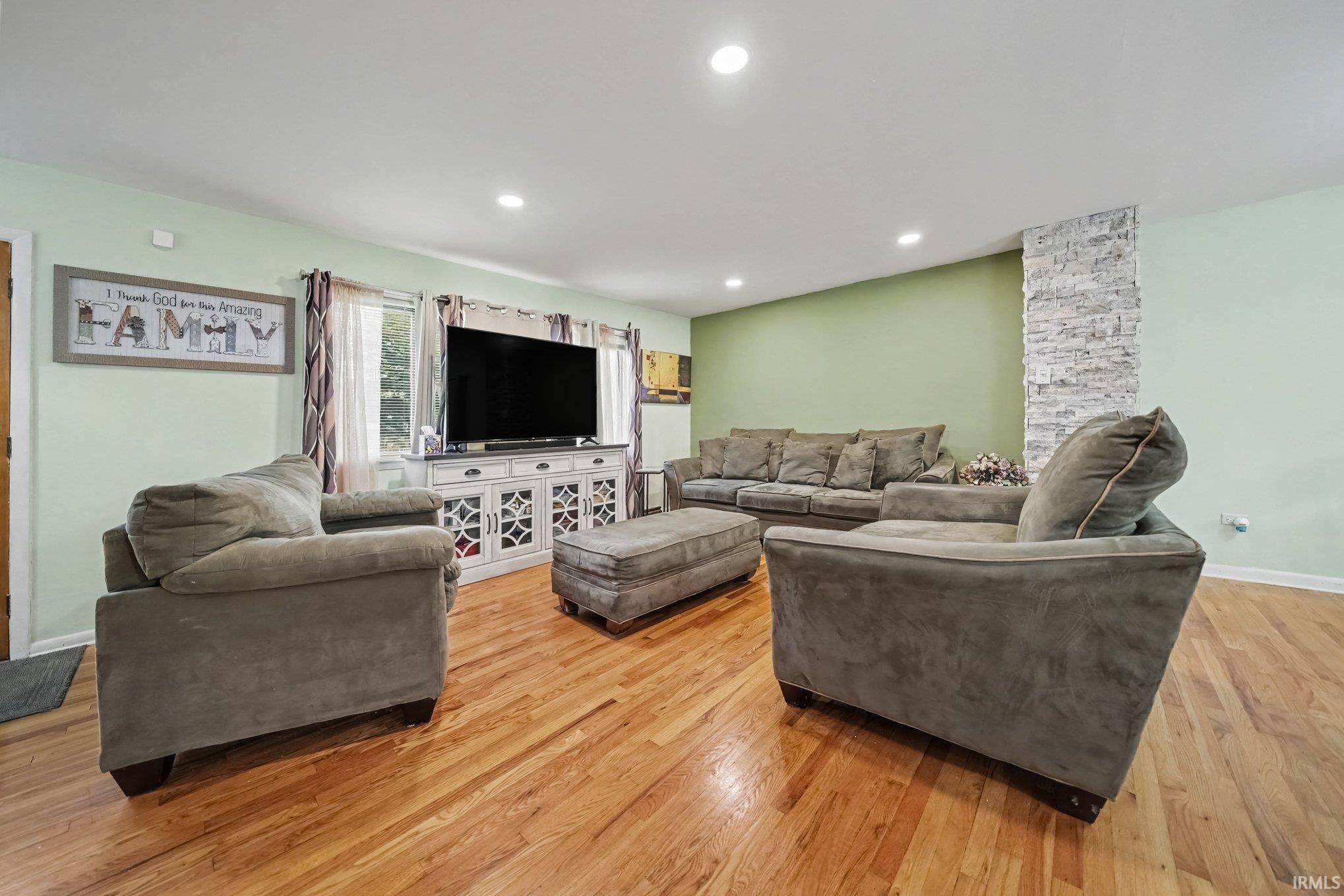 53175 Osage DR, South Bend, IN 46637-4516
