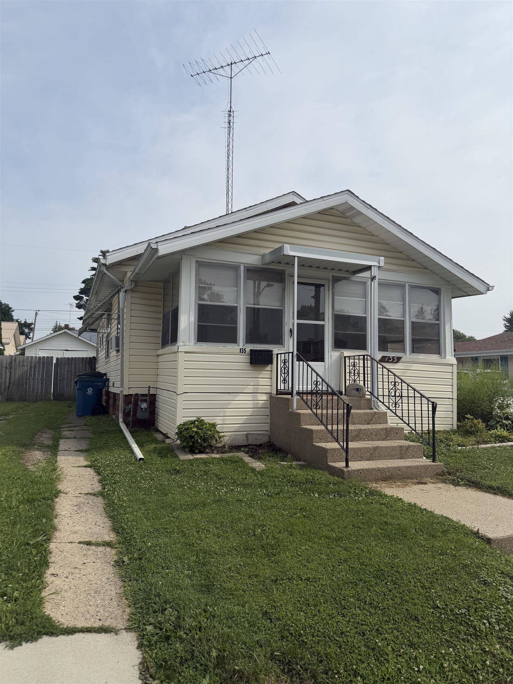 135 E Harrison ST, Plymouth, IN 46563