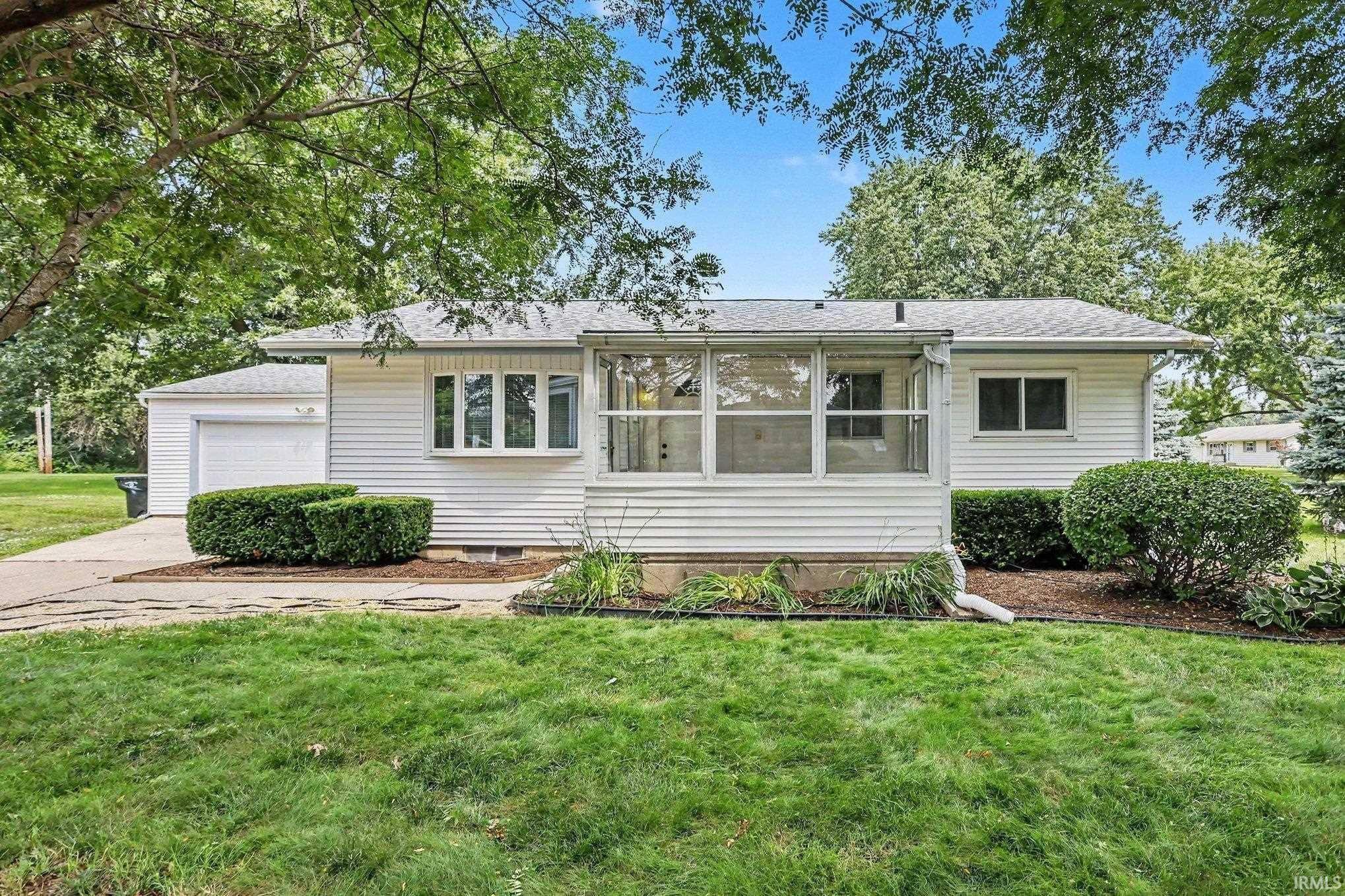 15525 Darden RD, Granger, IN 46530-8567