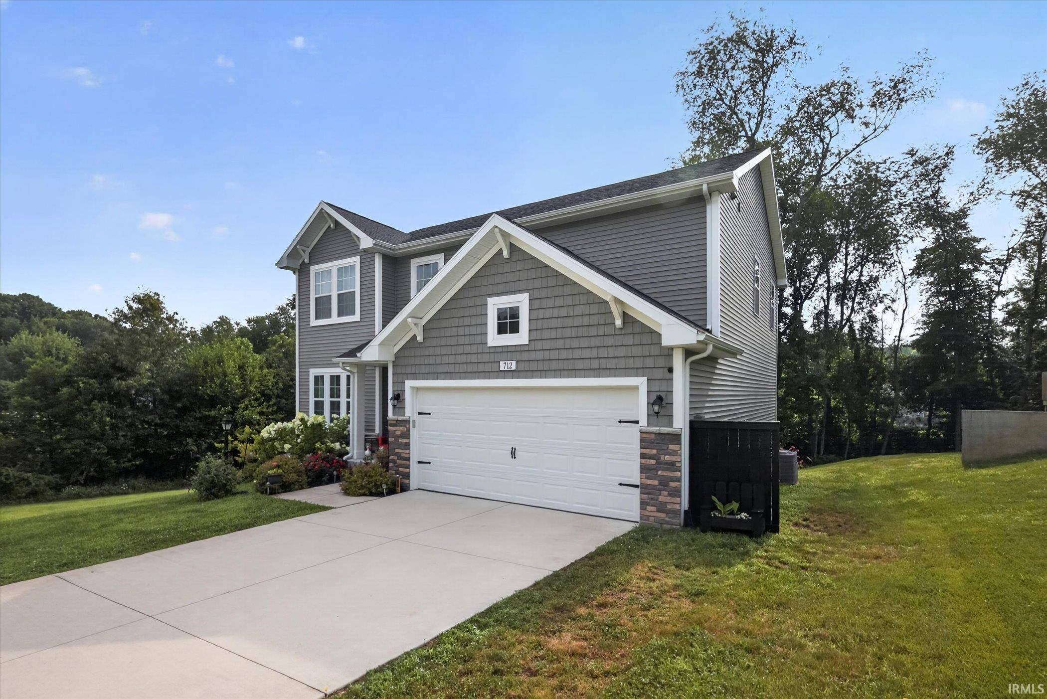 712 Gentry LN, New Carlisle, IN 46552