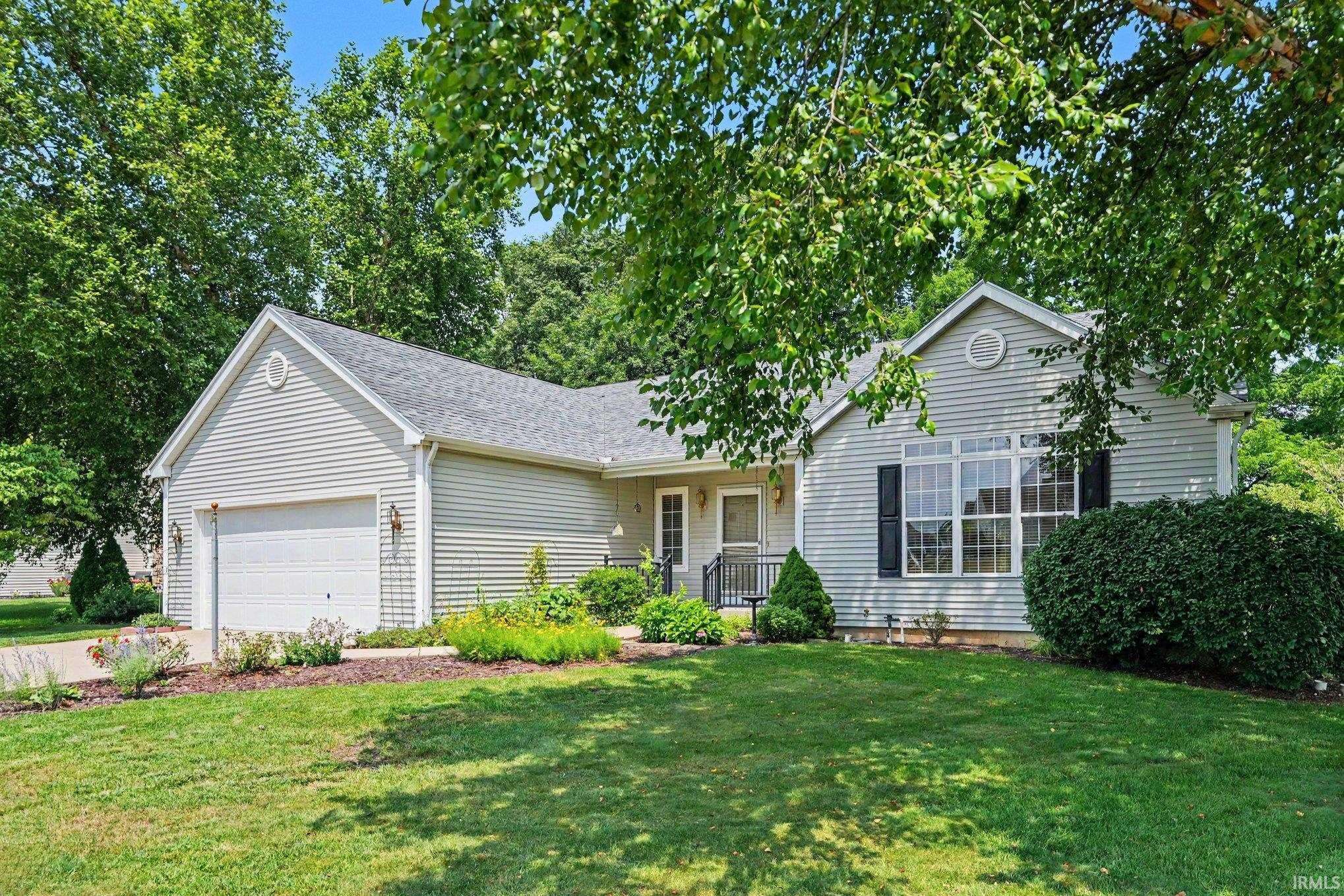 6433 Armstrong DR, South Bend, IN 46614