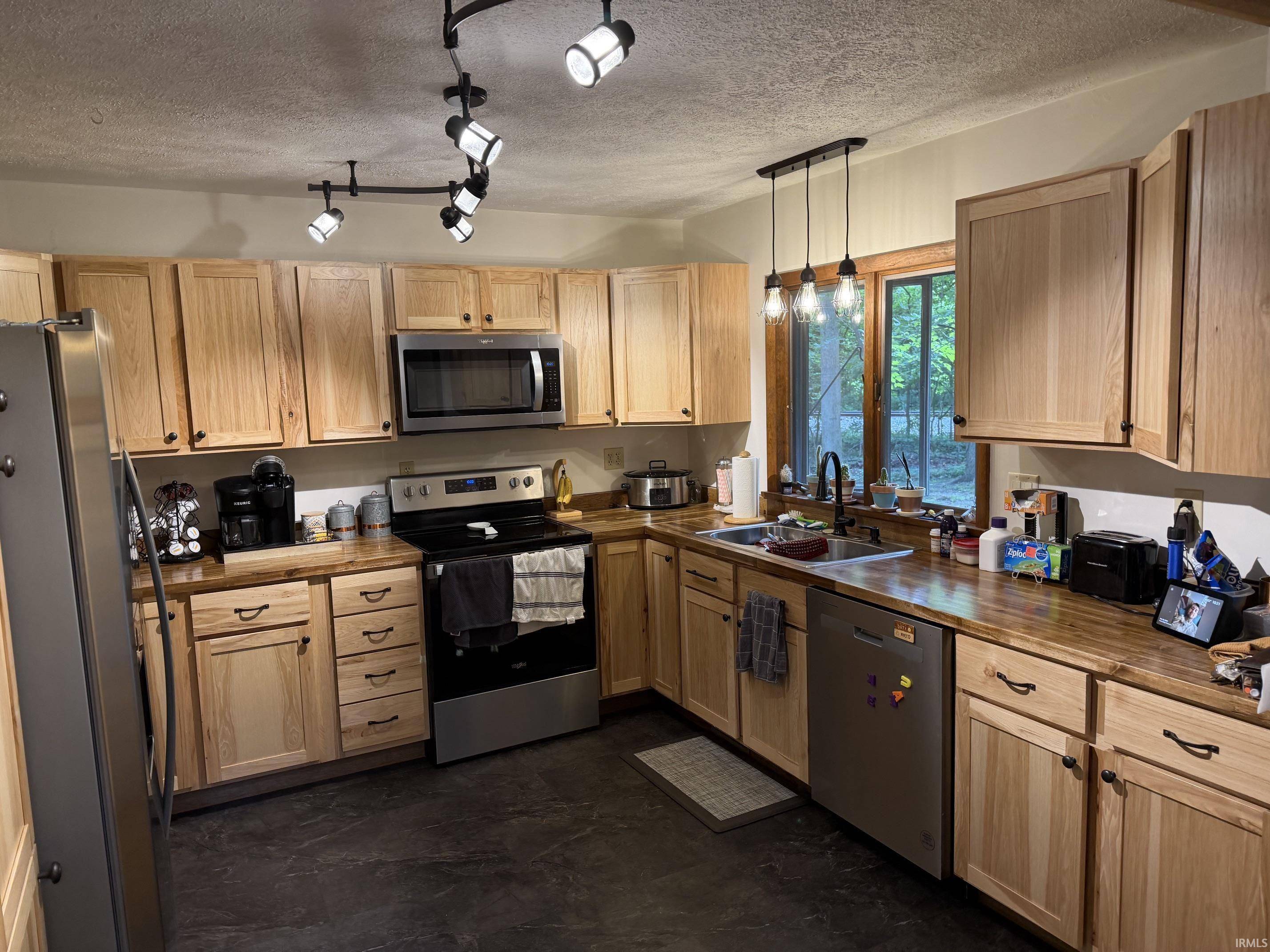 12418 Dee DR, Plymouth, IN 46563