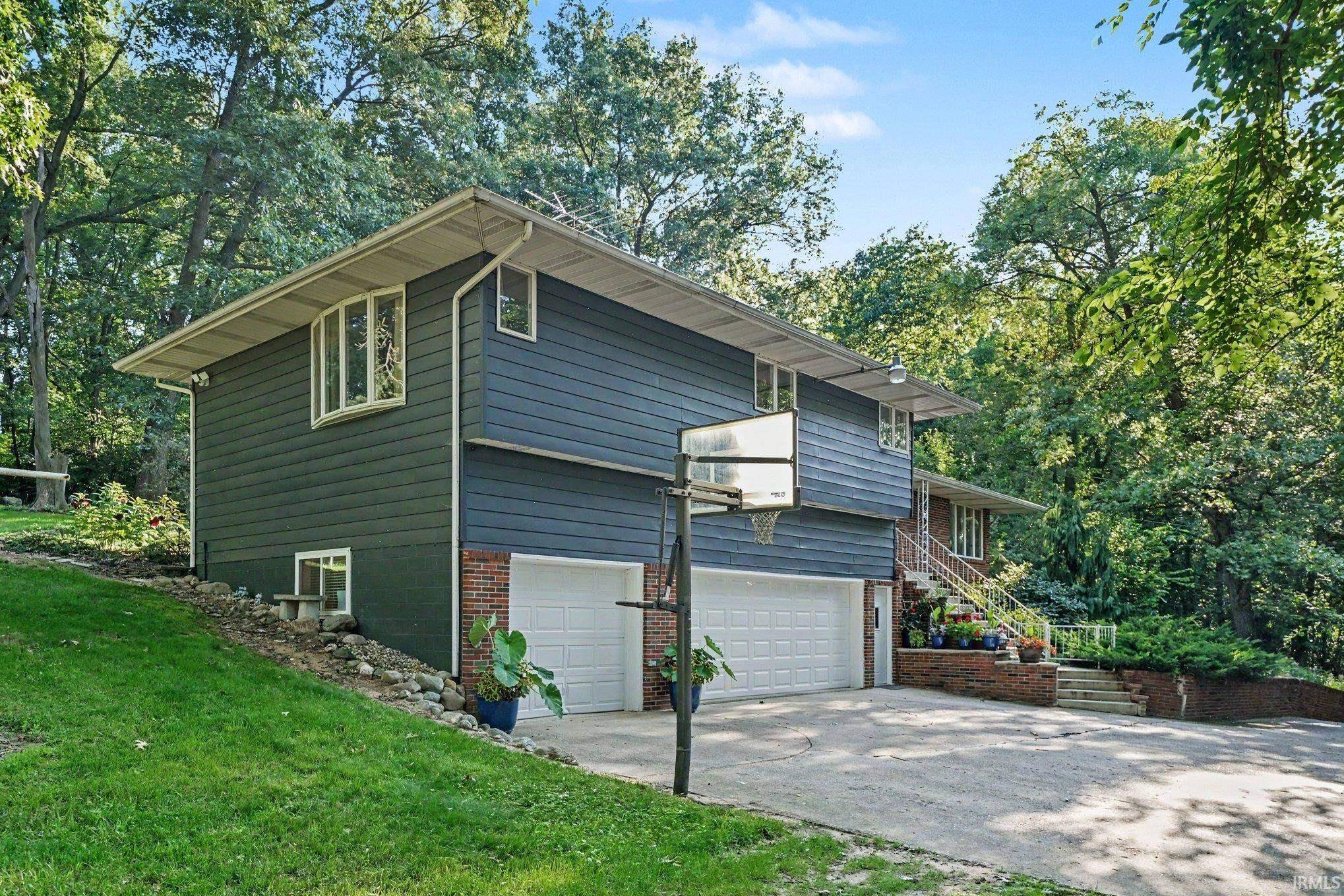 55281 County Road 31 ***, Bristol, IN 46507