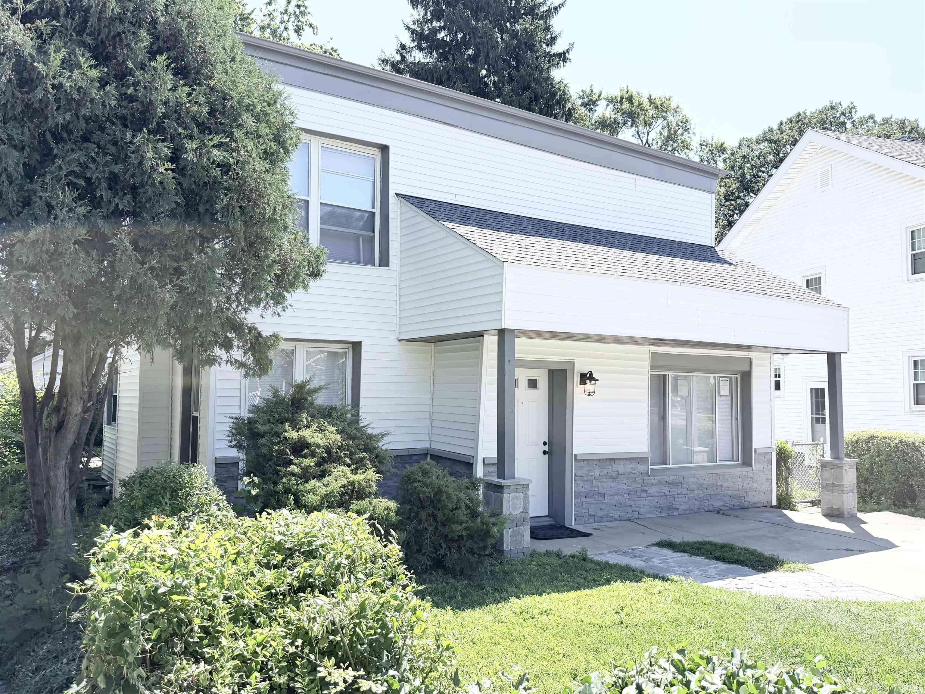 120 Manor AVE, Elkhart, IN 46613