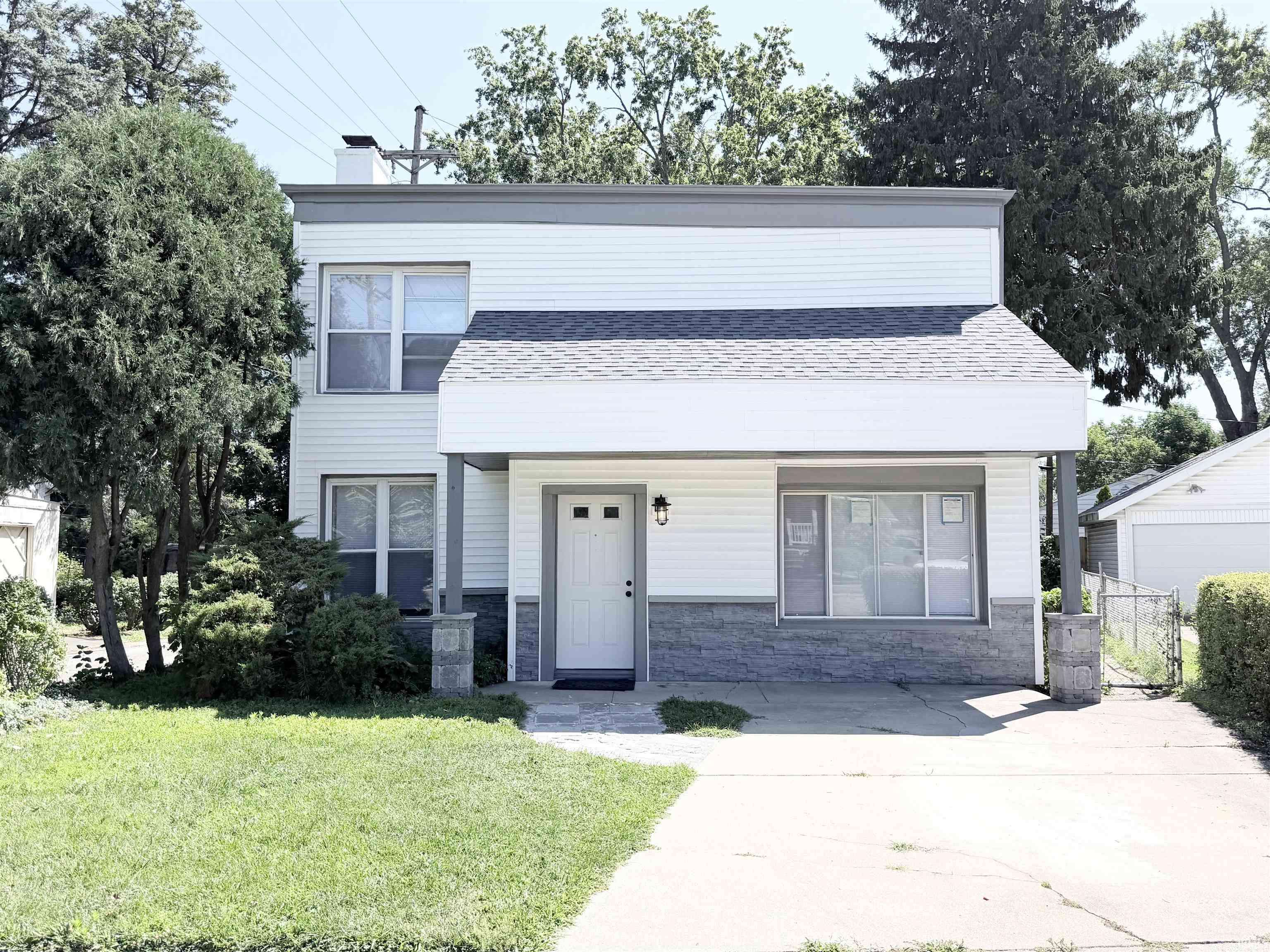 120 Manor AVE, Elkhart, IN 46613